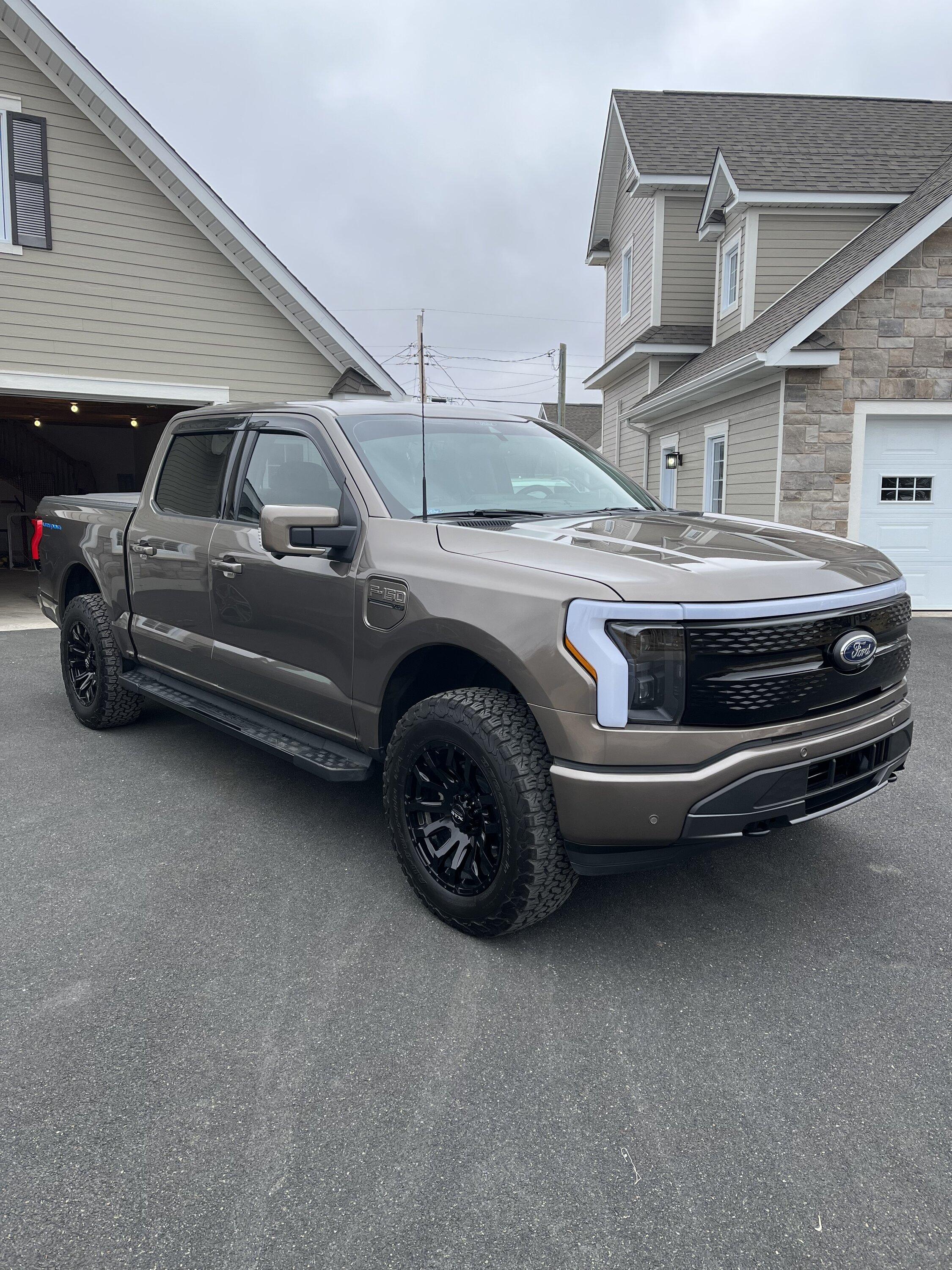 Ford F-150 Lightning How to Remove 2023 F-150 Lightning Front Grille in 4 Easy Steps 000FB078-6936-499B-BA03-12291CE6EC8C