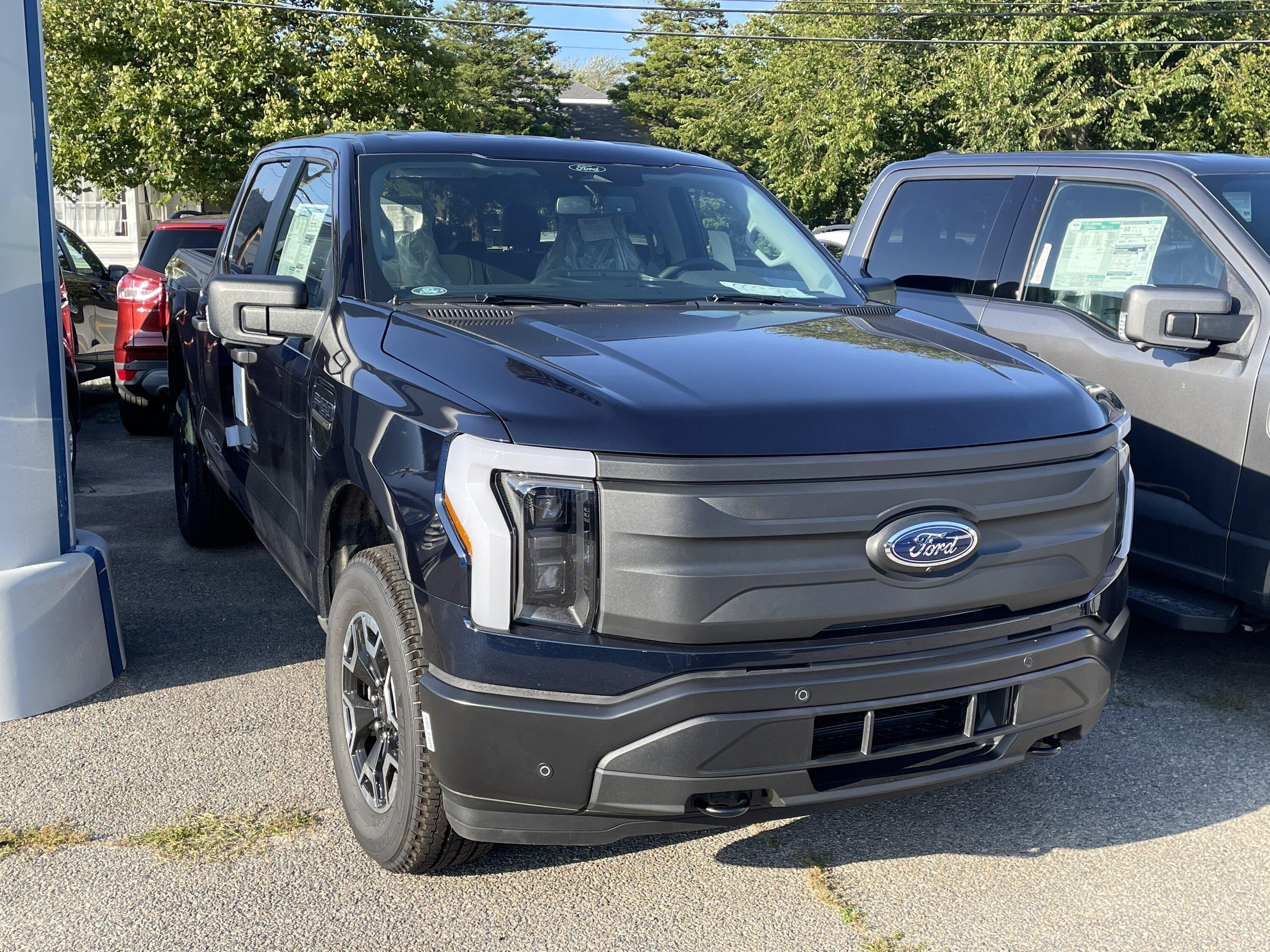 Ford F-150 Lightning ✅ 7/25 Lightning Build Week Group 01FC526F-422E-4316-BD79-80FACF86B464