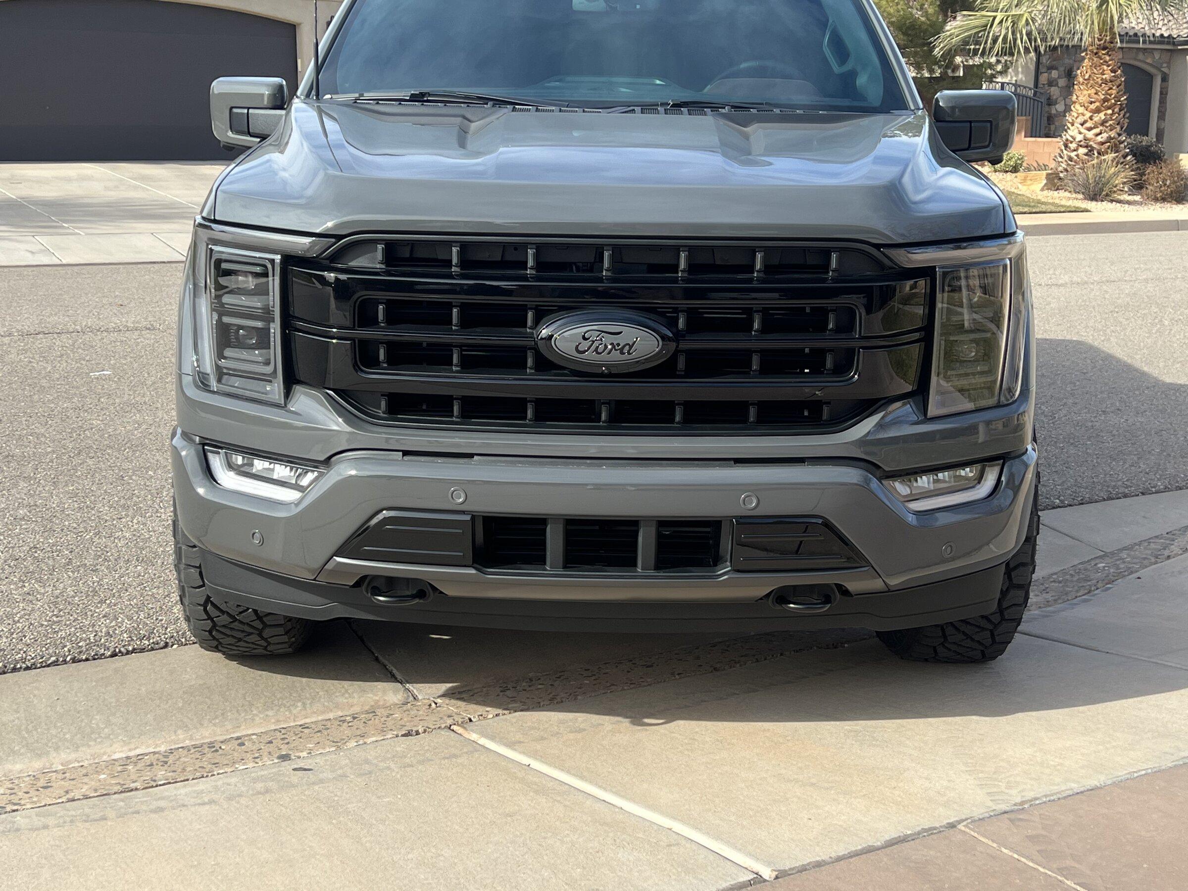 Ford F-150 Lightning Color Matched Headlights & Taillights + Blacked Out Grill & Vents on Lariat 0CDA9768-0D61-4F79-AA1B-3FEDEE381550