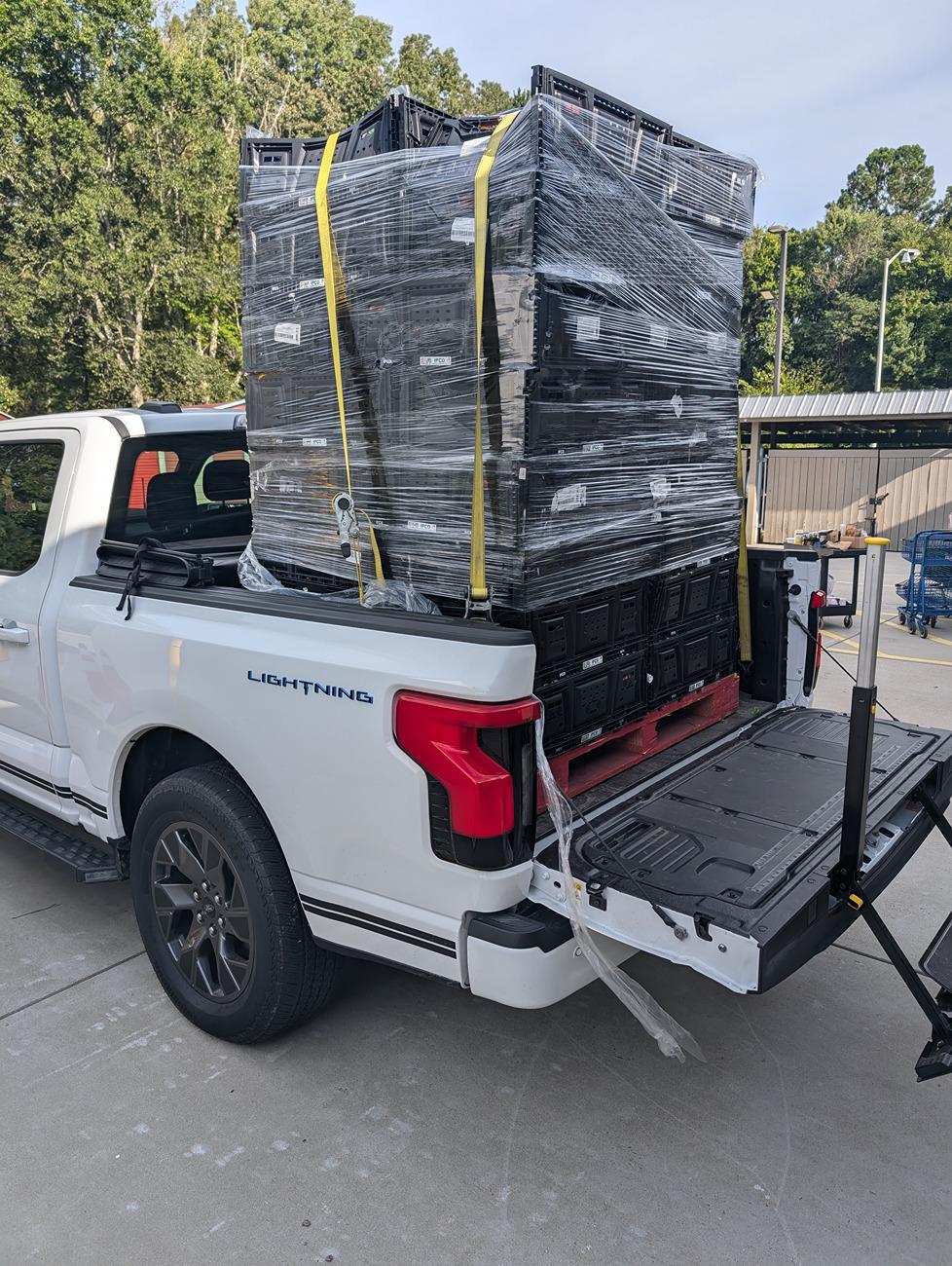 Ford F-150 Lightning Pics of Lightning Trucks Doing Truck Things. Post Yours! 📸 1000000267