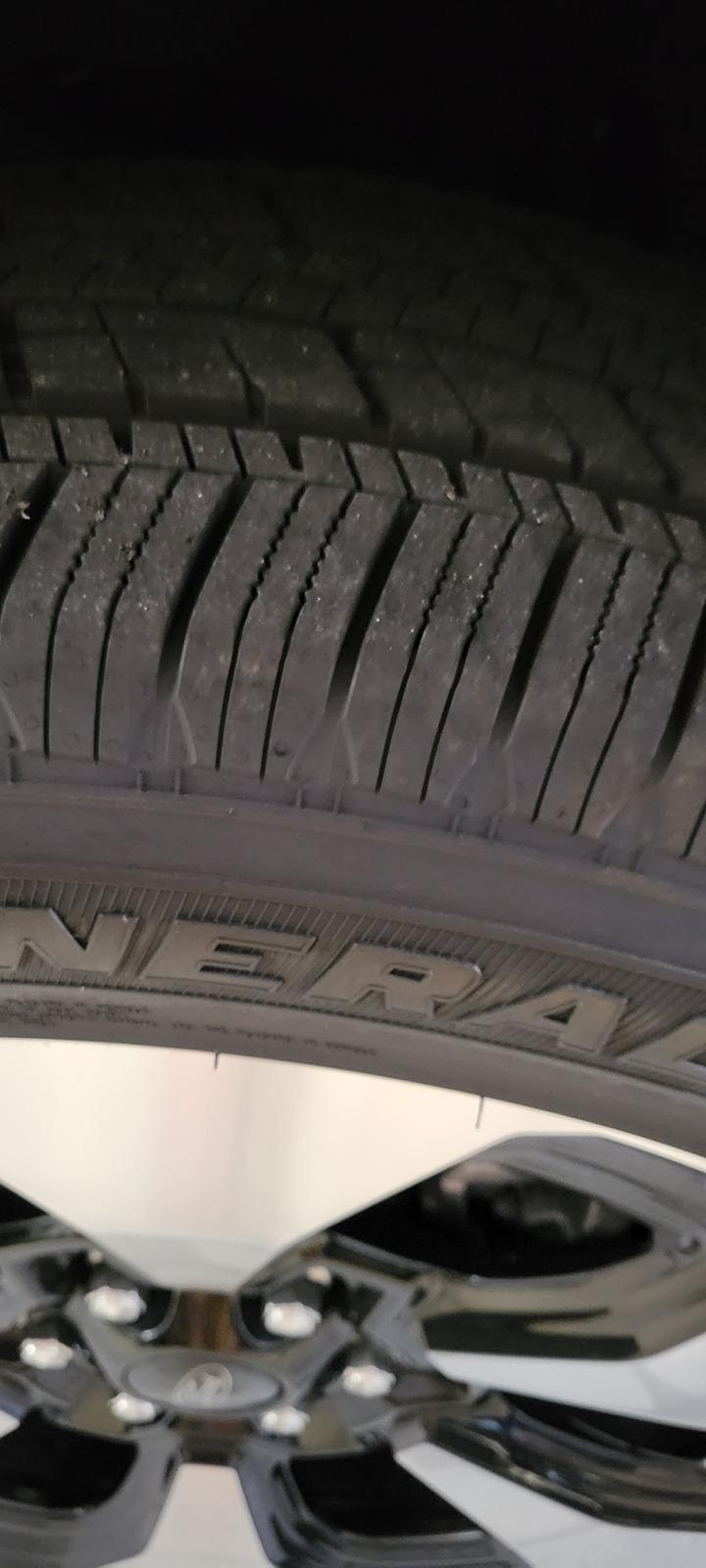 Ford F-150 Lightning Tire issue or alignment -- Anyone else seeing this kind of wear? 1000004499