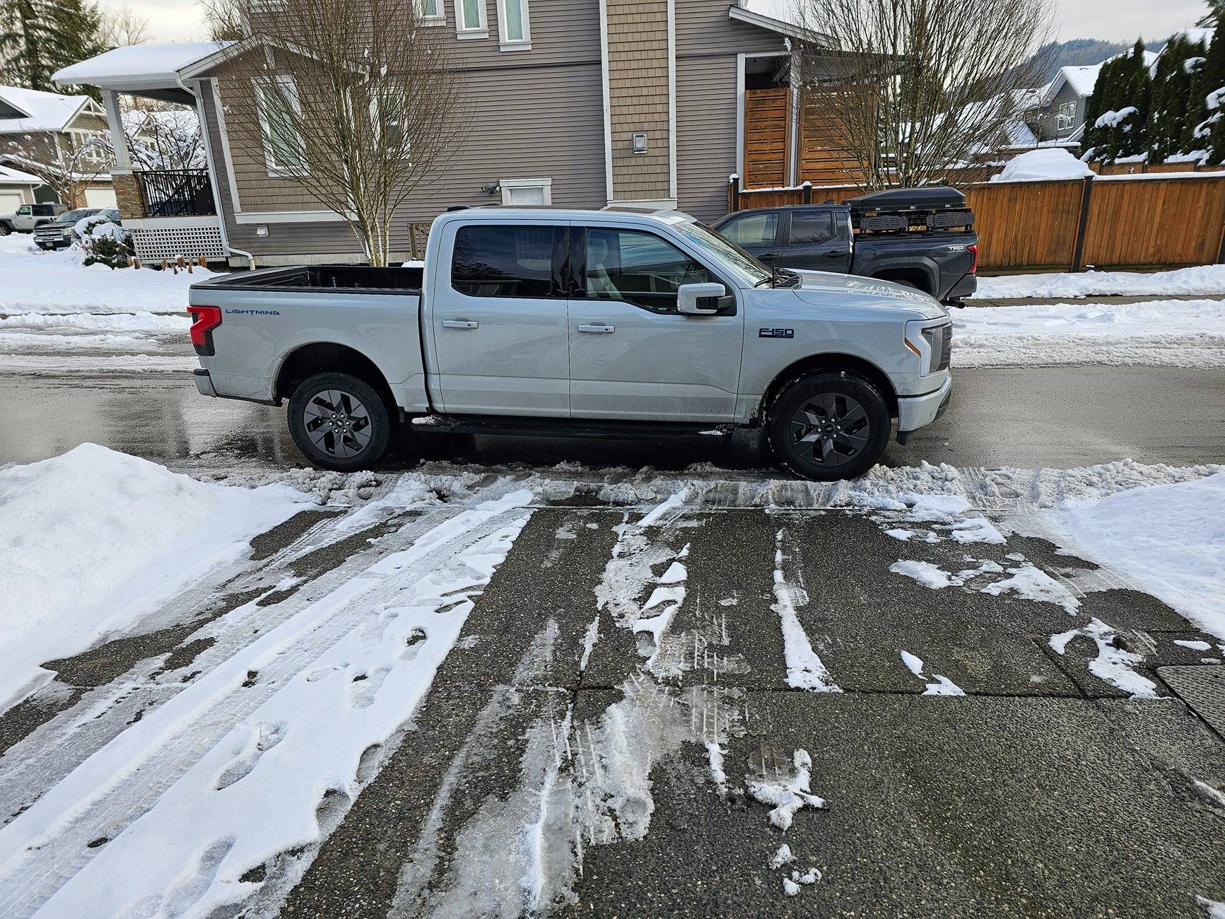 Ford F-150 Lightning Brand new 24 Lariat - already bricked :( 1000048500