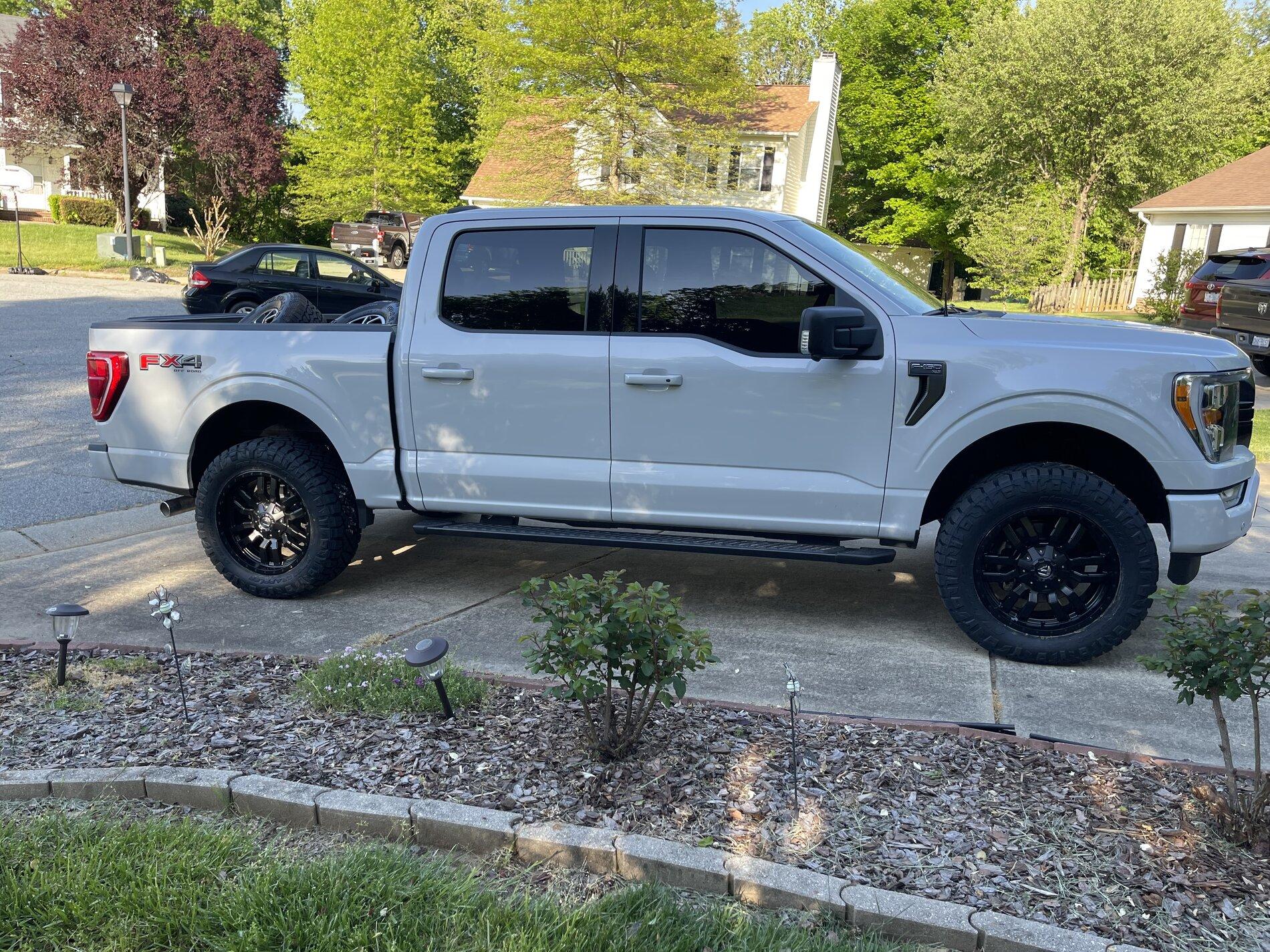 Ford F-150 Lightning New tires on 2021 F150 XLT - 285/60/r20 Nitto ridge grapplers 10B43C6E-E4CD-42E8-8927-83481165E611