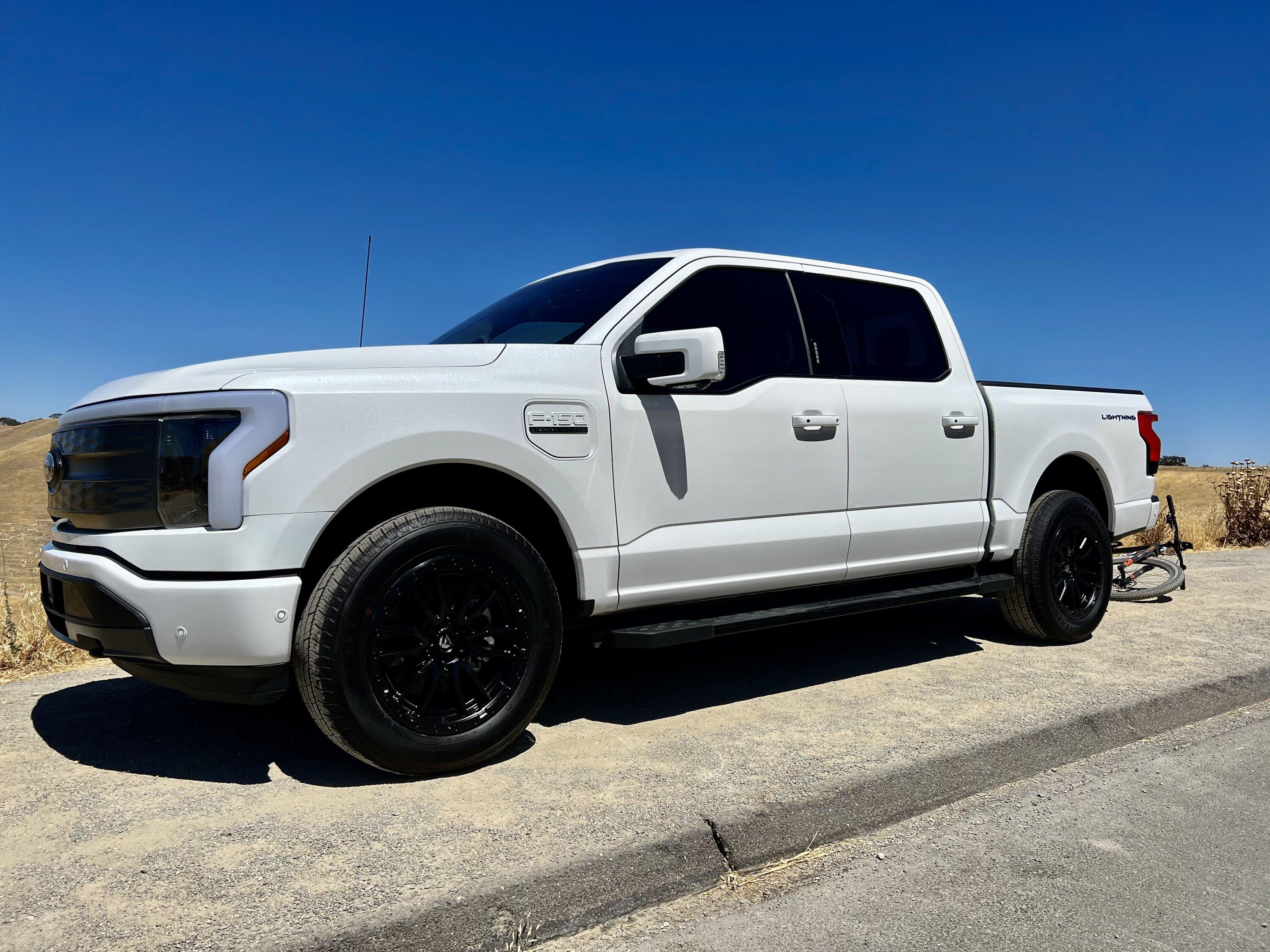 Ford F-150 Lightning 2022 Lightning Lariat ER 11A9D41D-C58D-4B5D-8962-CC225C83E61C