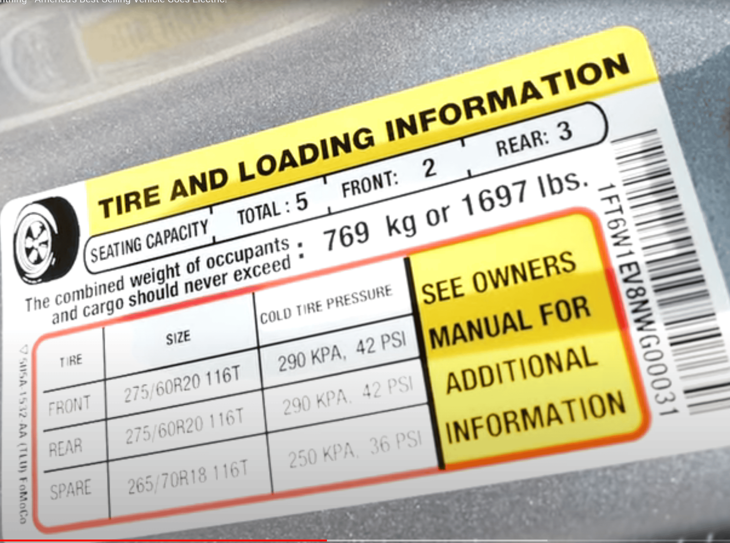 Ford F-150 Lightning Payload capacity on Lightning Lariat Extended Range : 1452 pounds (Updated: Now 1697 pounds in some configurations) 1651770761392