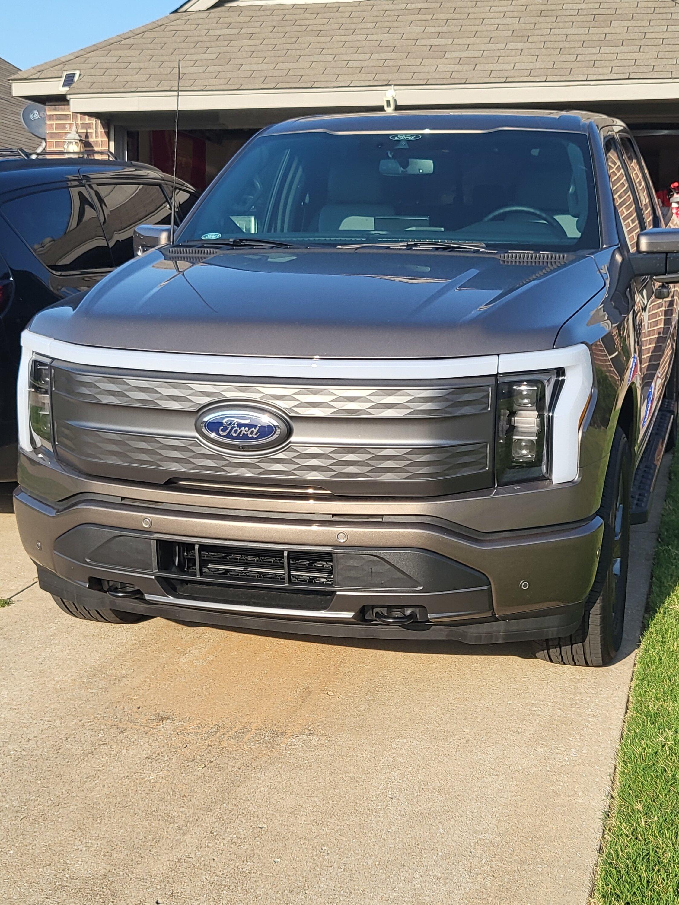 Ford F-150 Lightning ✅ 4/18 Lightning Build Week Group 16593979942141730825612571801201