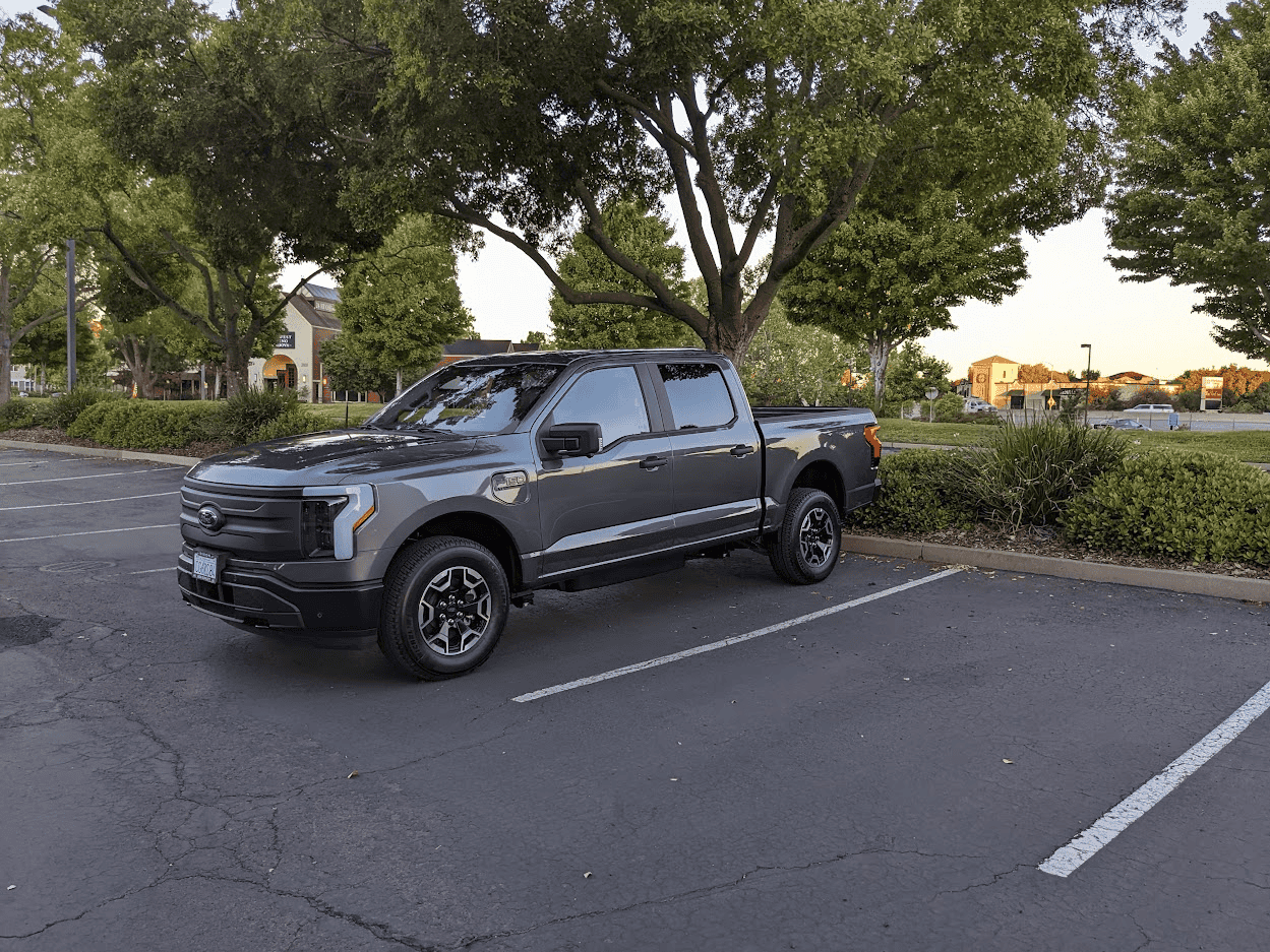 Ford F-150 Lightning ✅ 6/6 Lightning Build Week Group 1660225665455