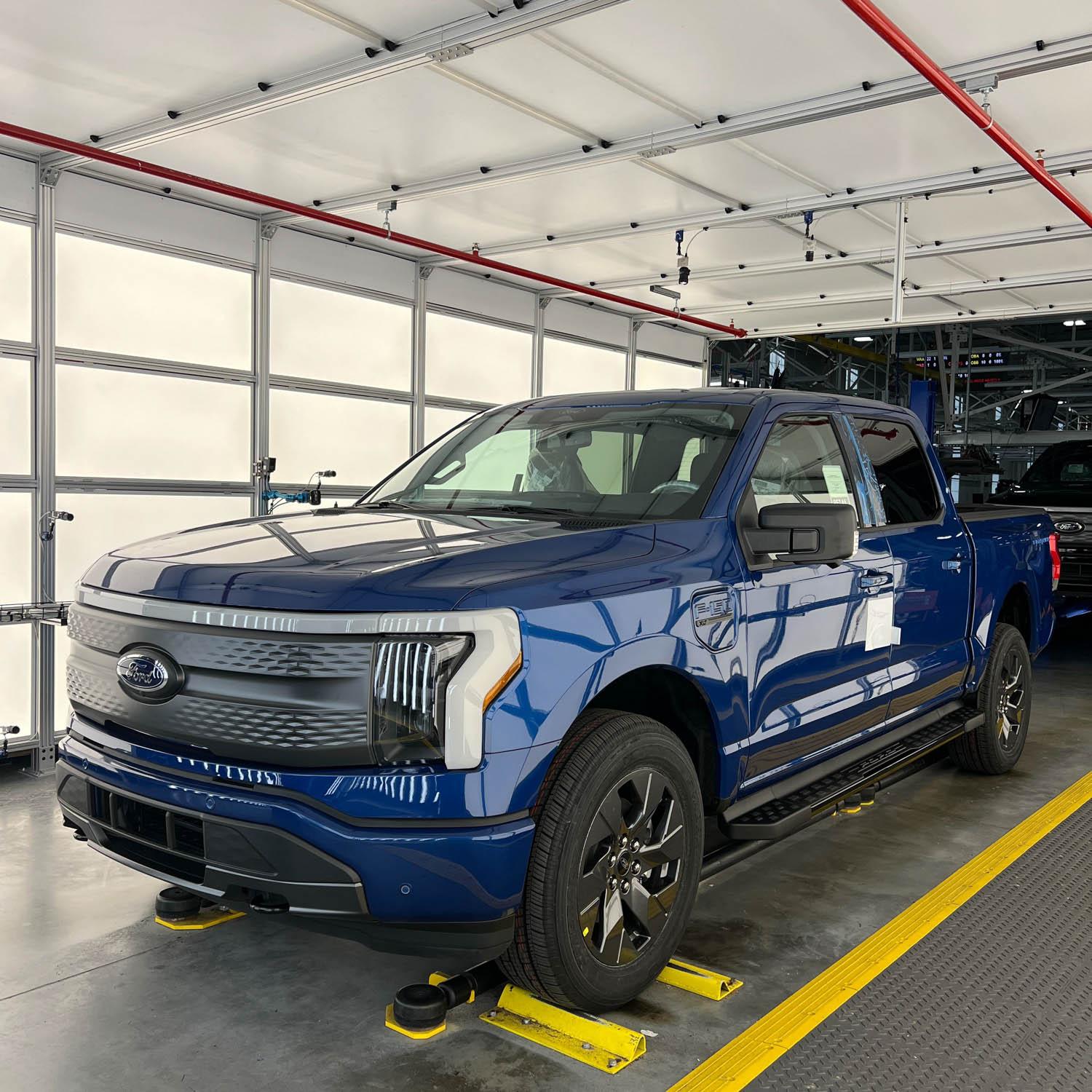 Ford F-150 Lightning ✅ 8/8 Lightning Build Week Group 1661533836826