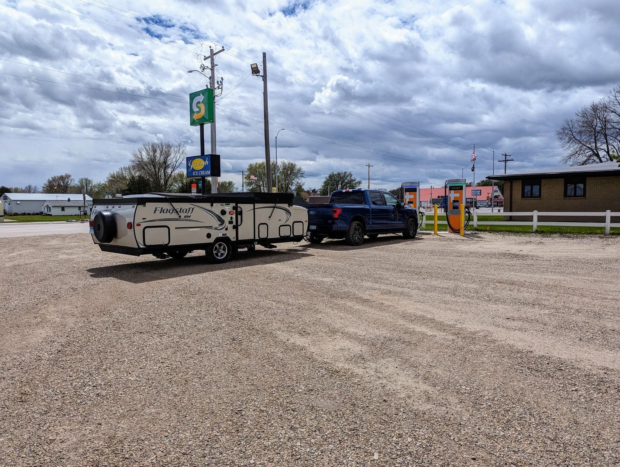 Ford F-150 Lightning Towing from Minneapolis to Las Vegas 1716081659509-xw