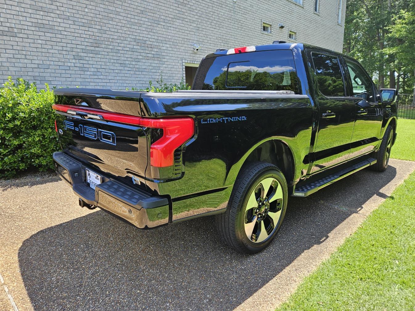 Ford F-150 Lightning 2023 Lightning tailgate decal w/ lightning bolt? 1719070583793-lw