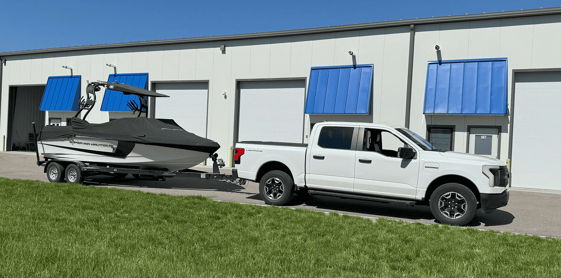 Ford F-150 Lightning Towing 1.0 kWh/mile (7,000 lb boat) 1722636352633-zj