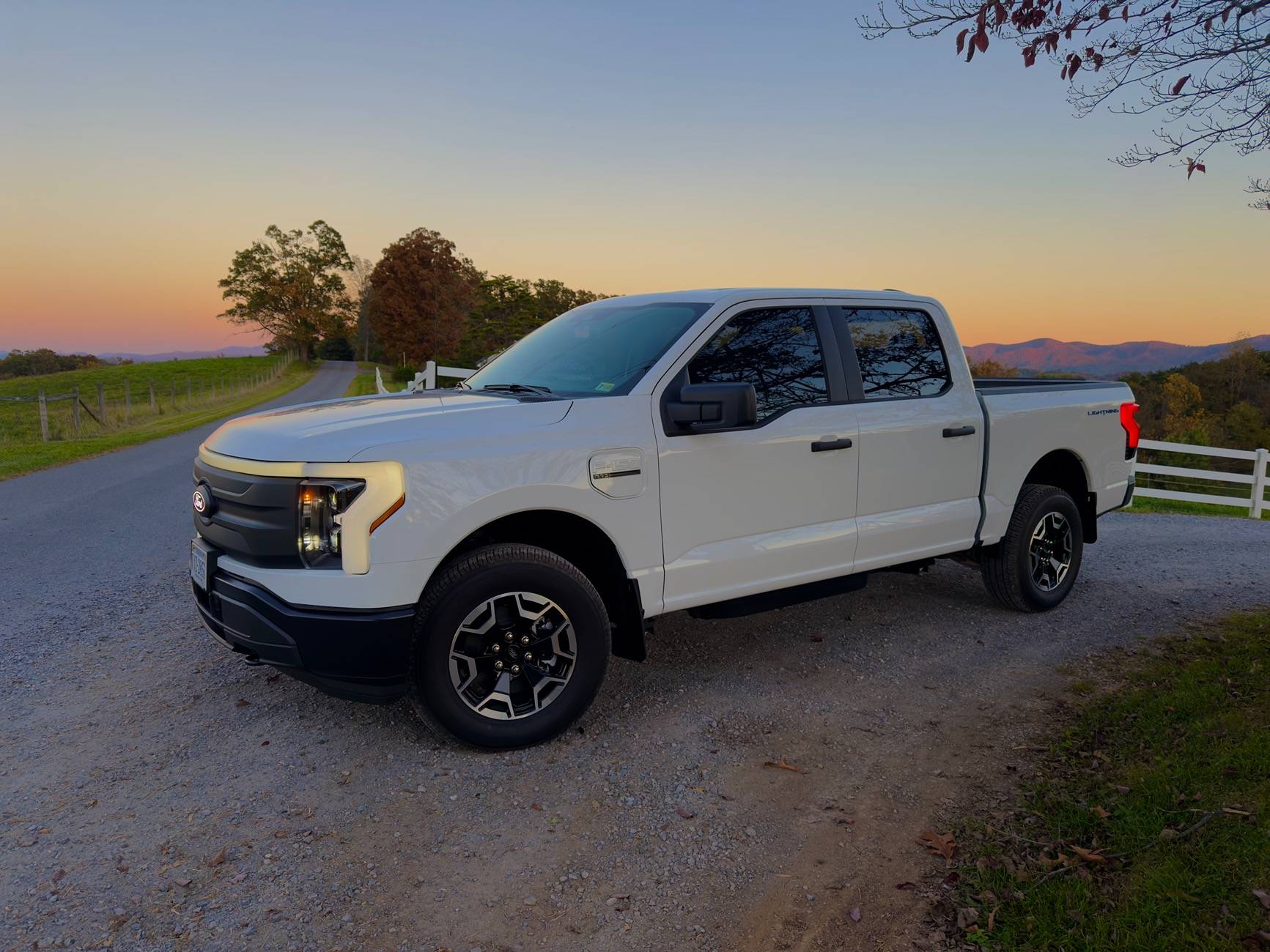 Ford F-150 Lightning Pro transformed to XLT/Lariat Lightning - my DIY build 1729639705804-nz