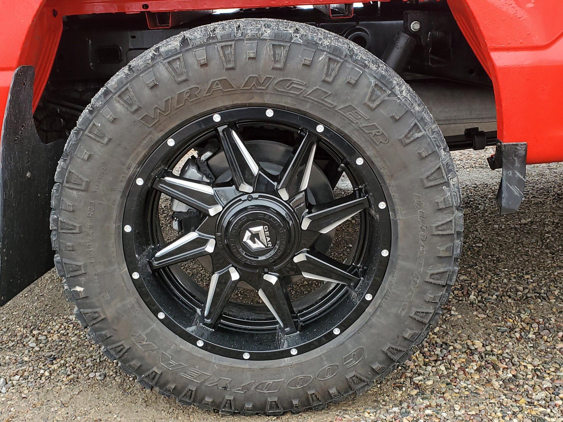 Ford F-150 Lightning 2021 F150 XLT Race Red 305/55/20 tires with 2" leveling kit 20210226_163438