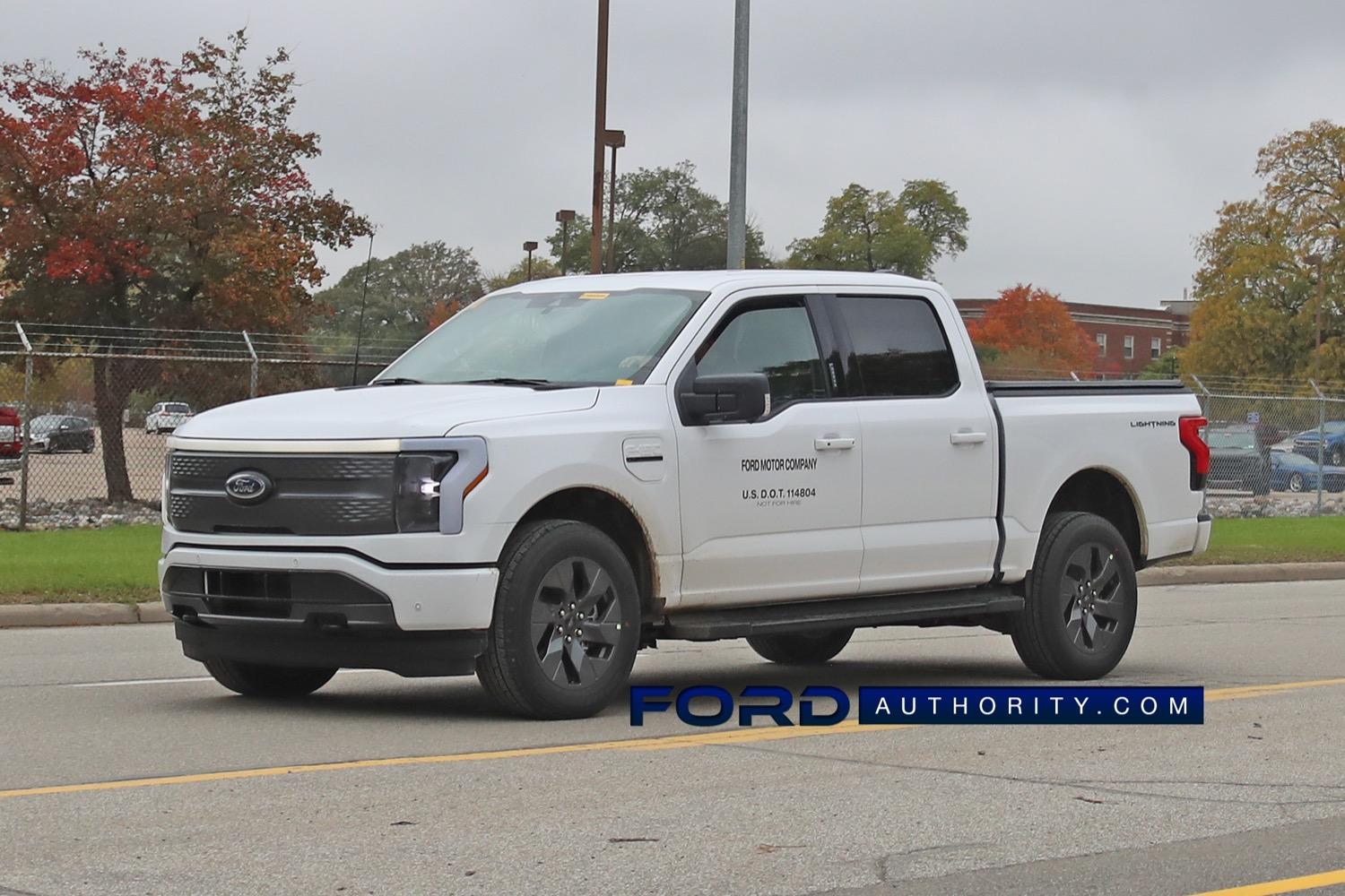 Ford F-150 Lightning OXFORD WHITE F-150 Lightning Photos & Club 2022-F-150-Lightning-XLT-Oxford-White-On-The-Road-Photos-November-2021-Exterior-002