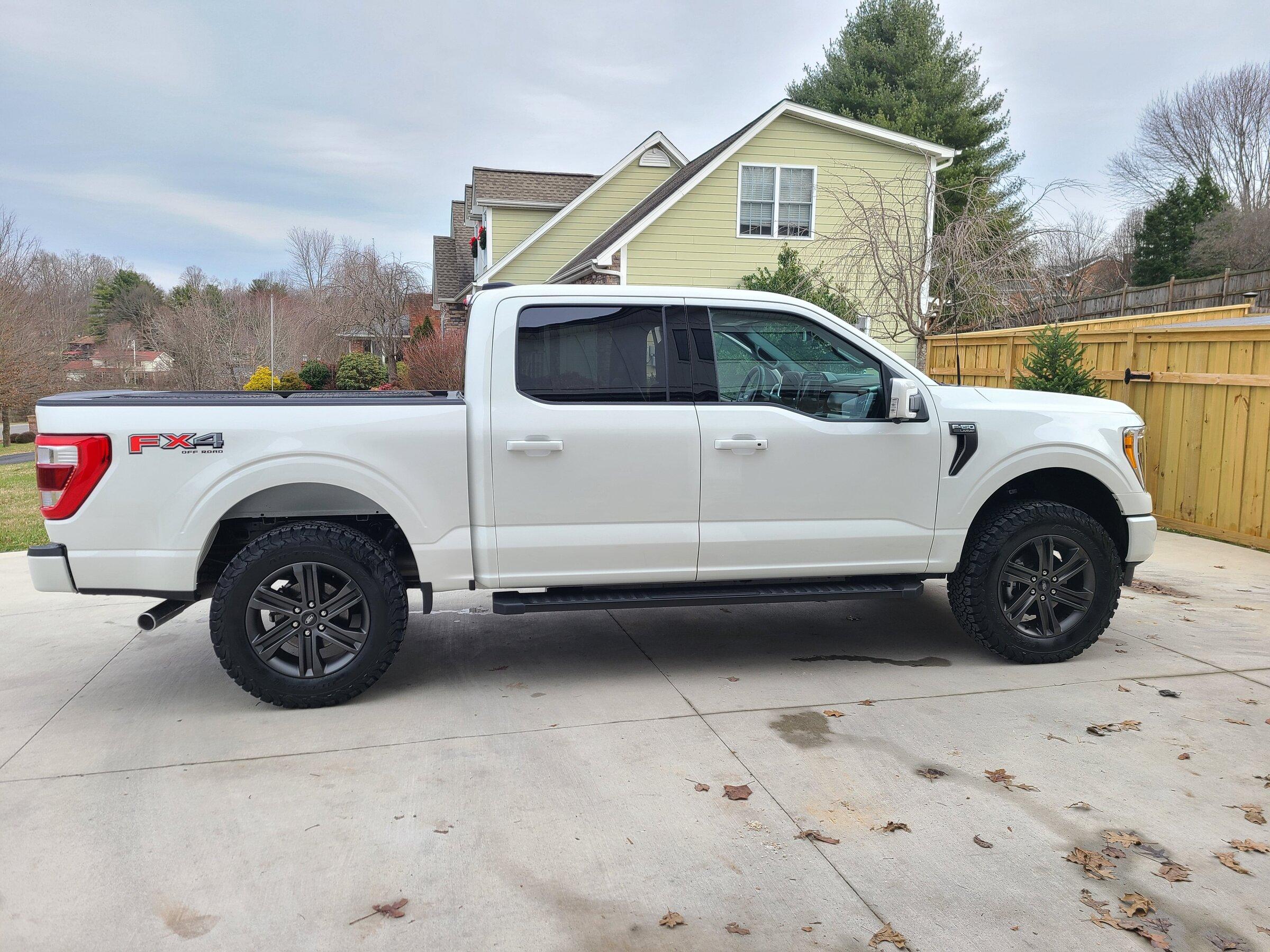 Ford F-150 Lightning Anyone remove rear blocks? 20220105_115753