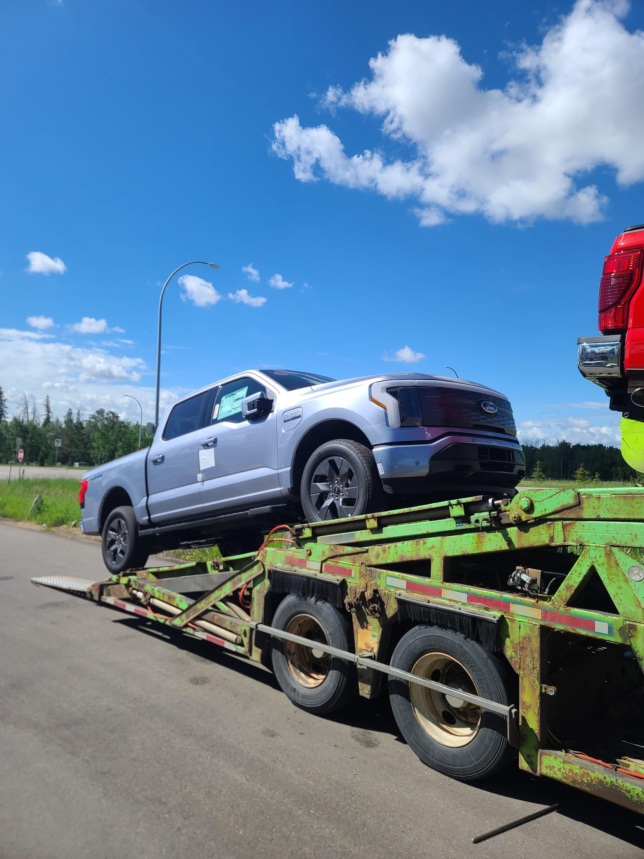 Ford F-150 Lightning ✅ 4/18 Lightning Build Week Group 20220622_105643