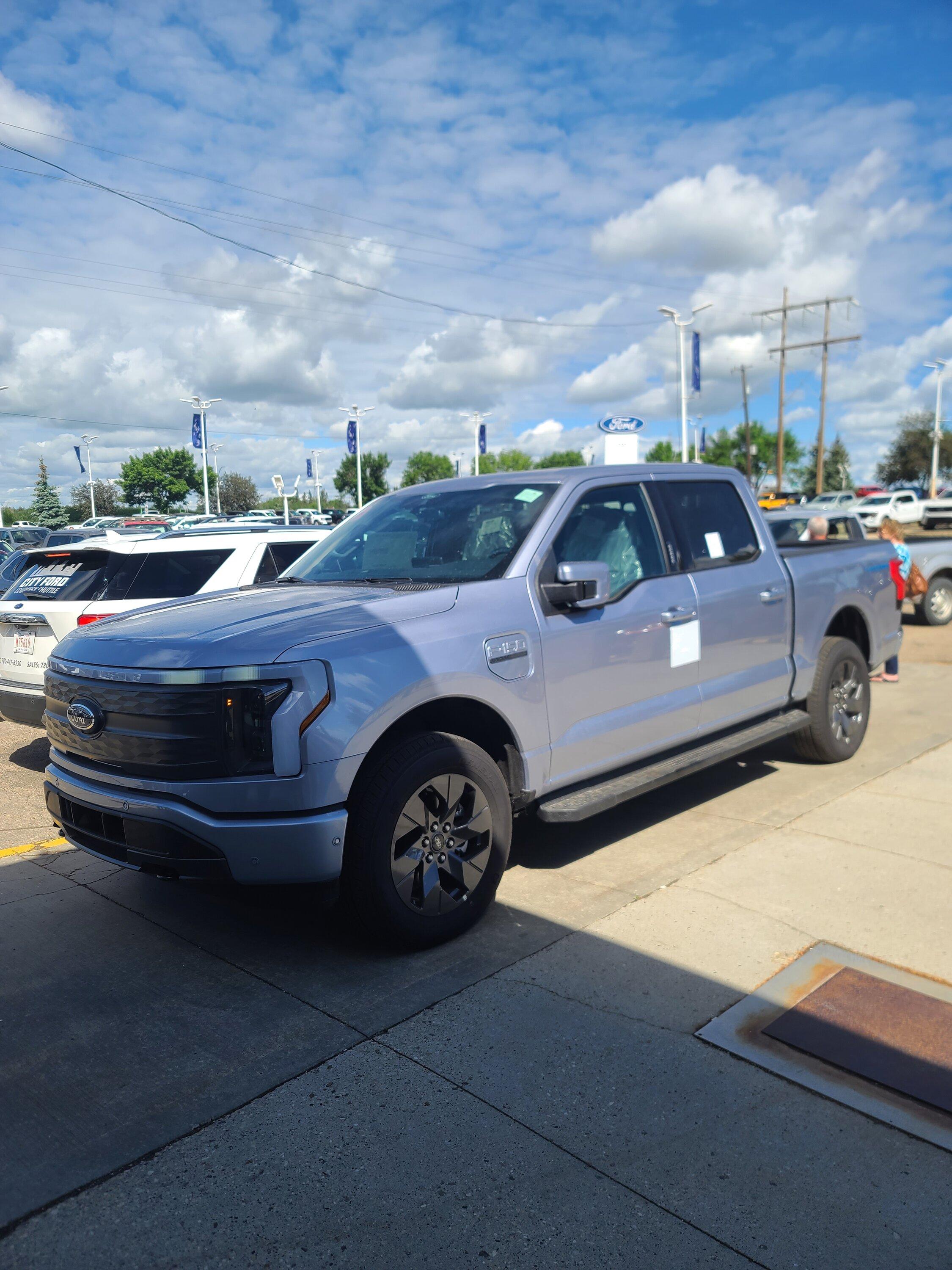 Ford F-150 Lightning ✅ 4/18 Lightning Build Week Group 20220622_111014