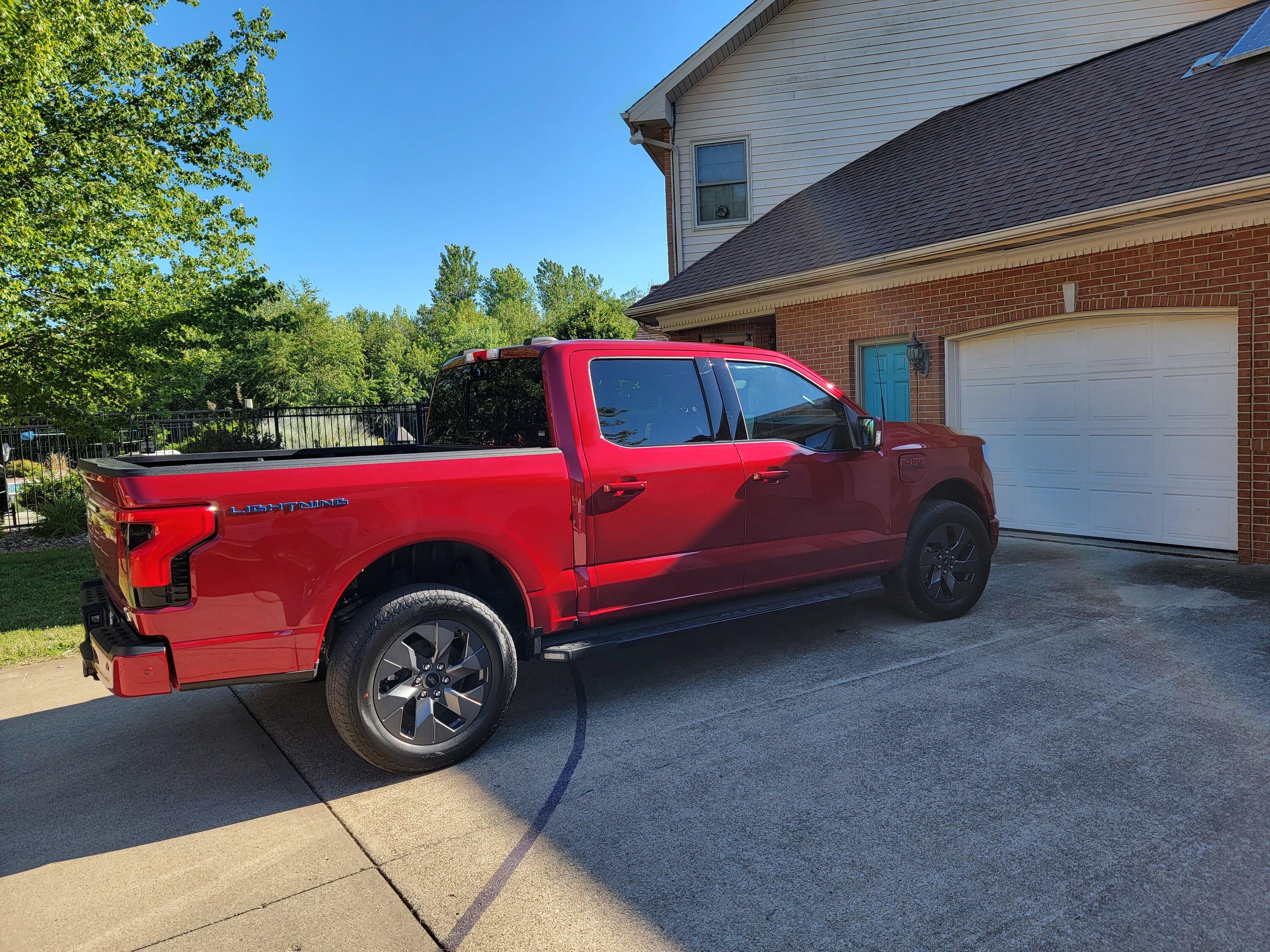 Ford F-150 Lightning ✅  6/13 Lightning Build Week Group 20220712_174126