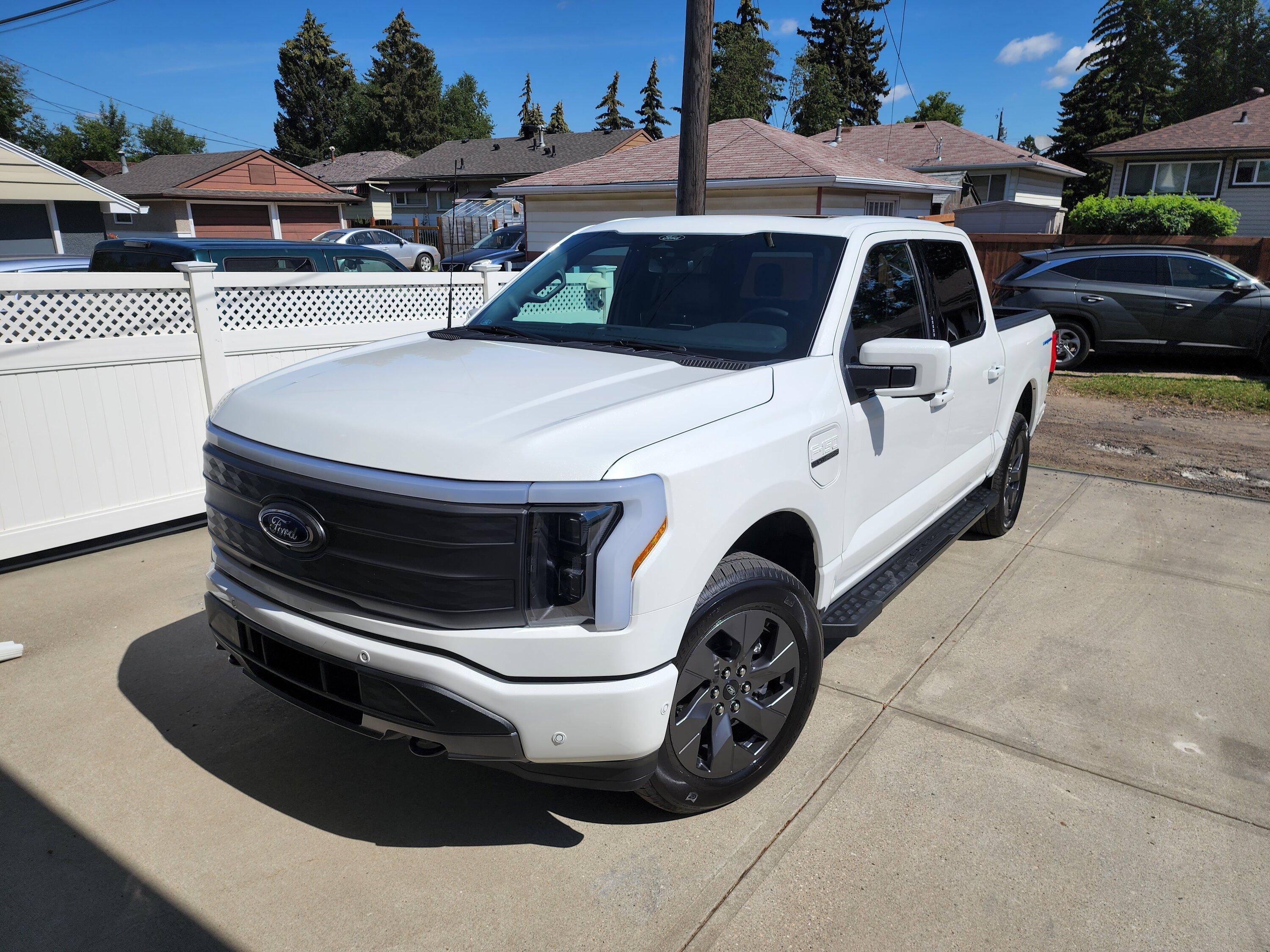 Ford F-150 Lightning ✅ 6/6 Lightning Build Week Group 20220723_121035