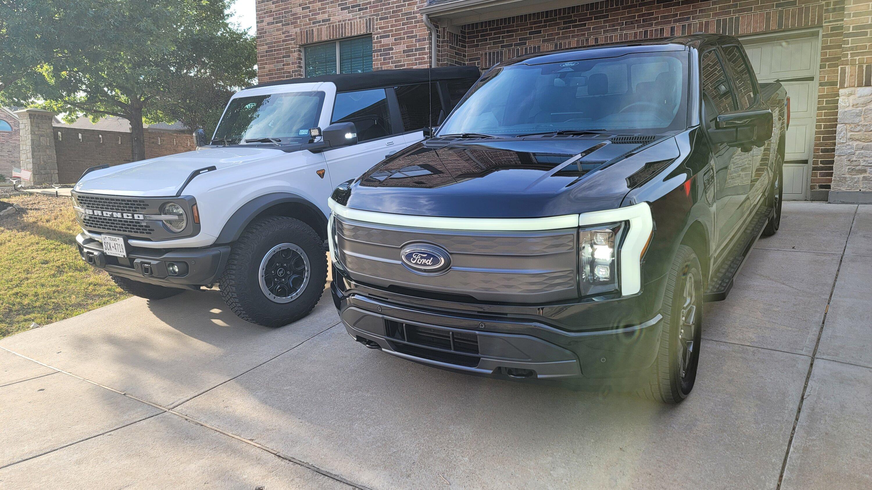 Ford F-150 Lightning 🐎 Bronco or ⚡️ Lightning ? 20221022_172234