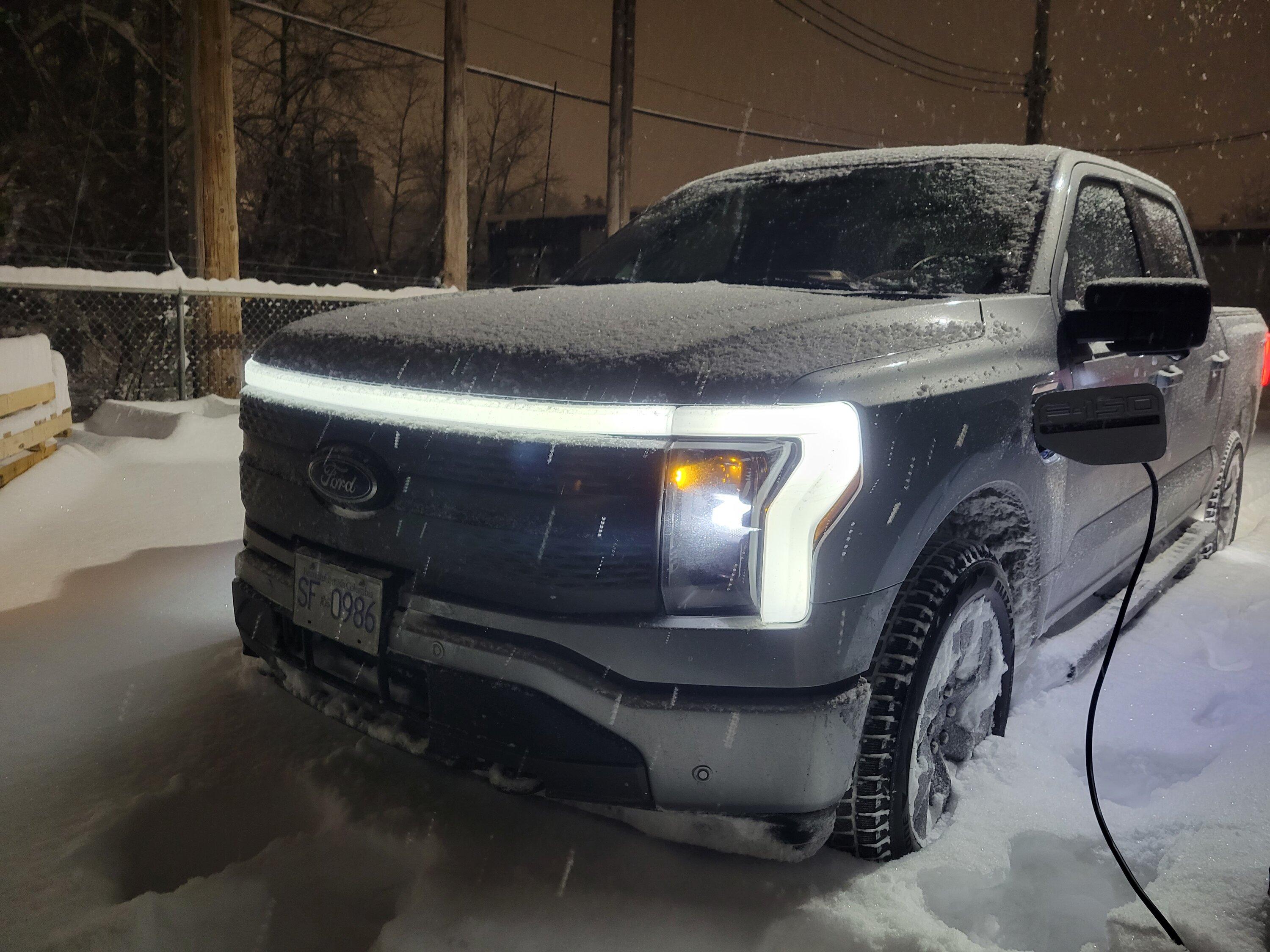 Ford F-150 Lightning Snow tire problem on Lariat 20221220_065731