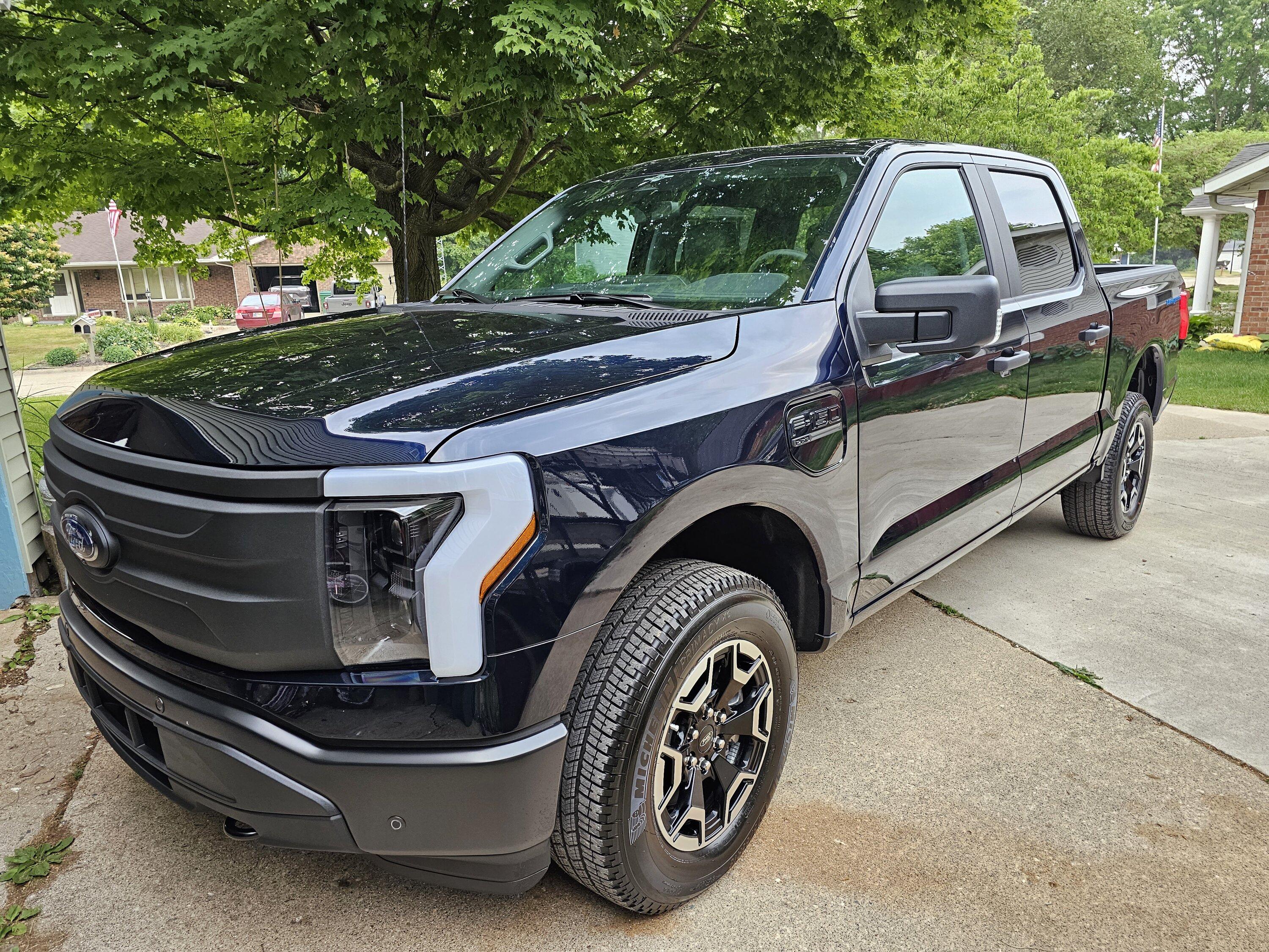 Ford F-150 Lightning ✅ 5/22/2023 Lightning Build Week Group (MY2023) 20230615_194549