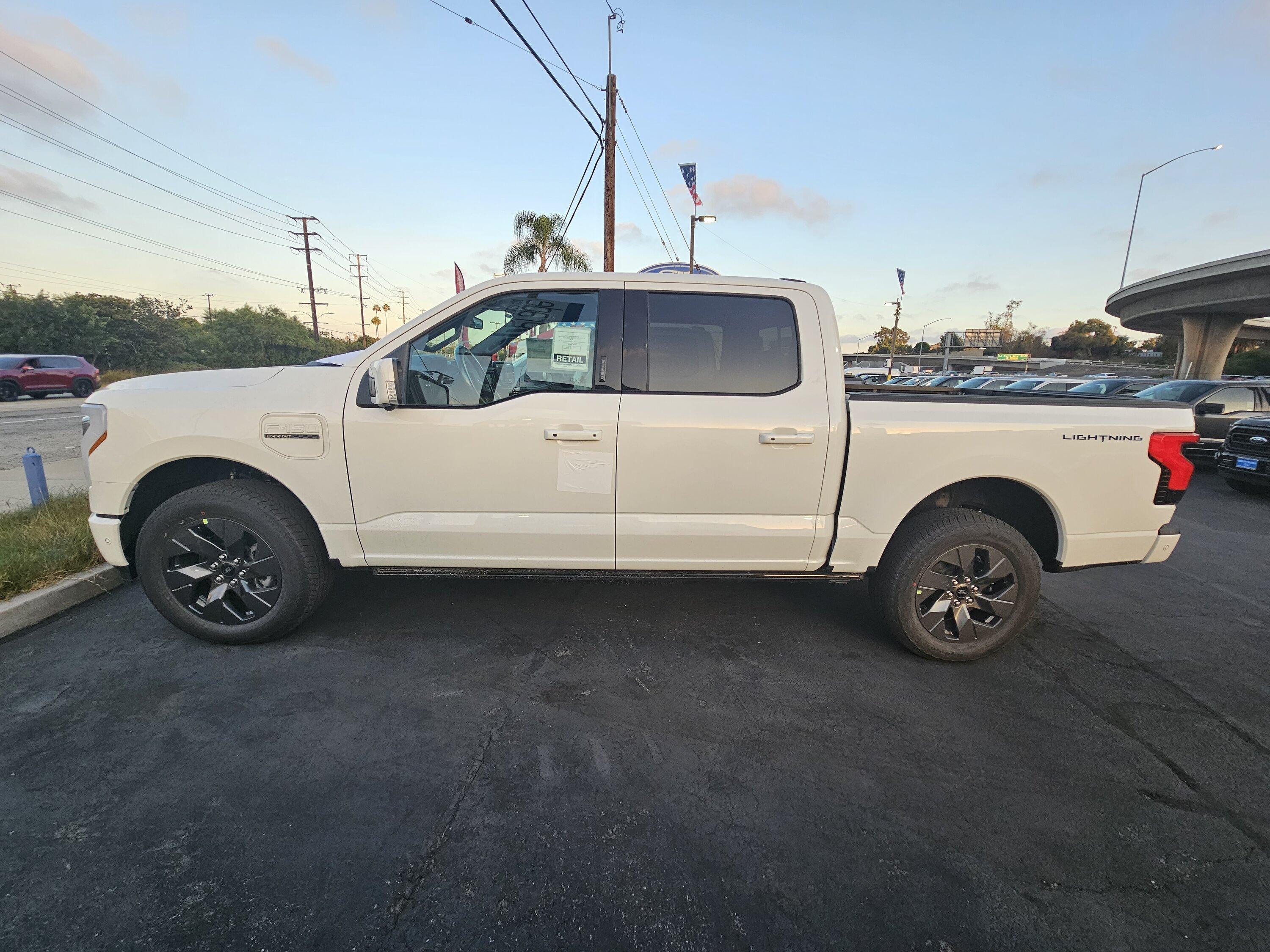 Ford F-150 Lightning ✅ 8/28/2023 Lightning Build Week Group (MY2023) 20231010_180829