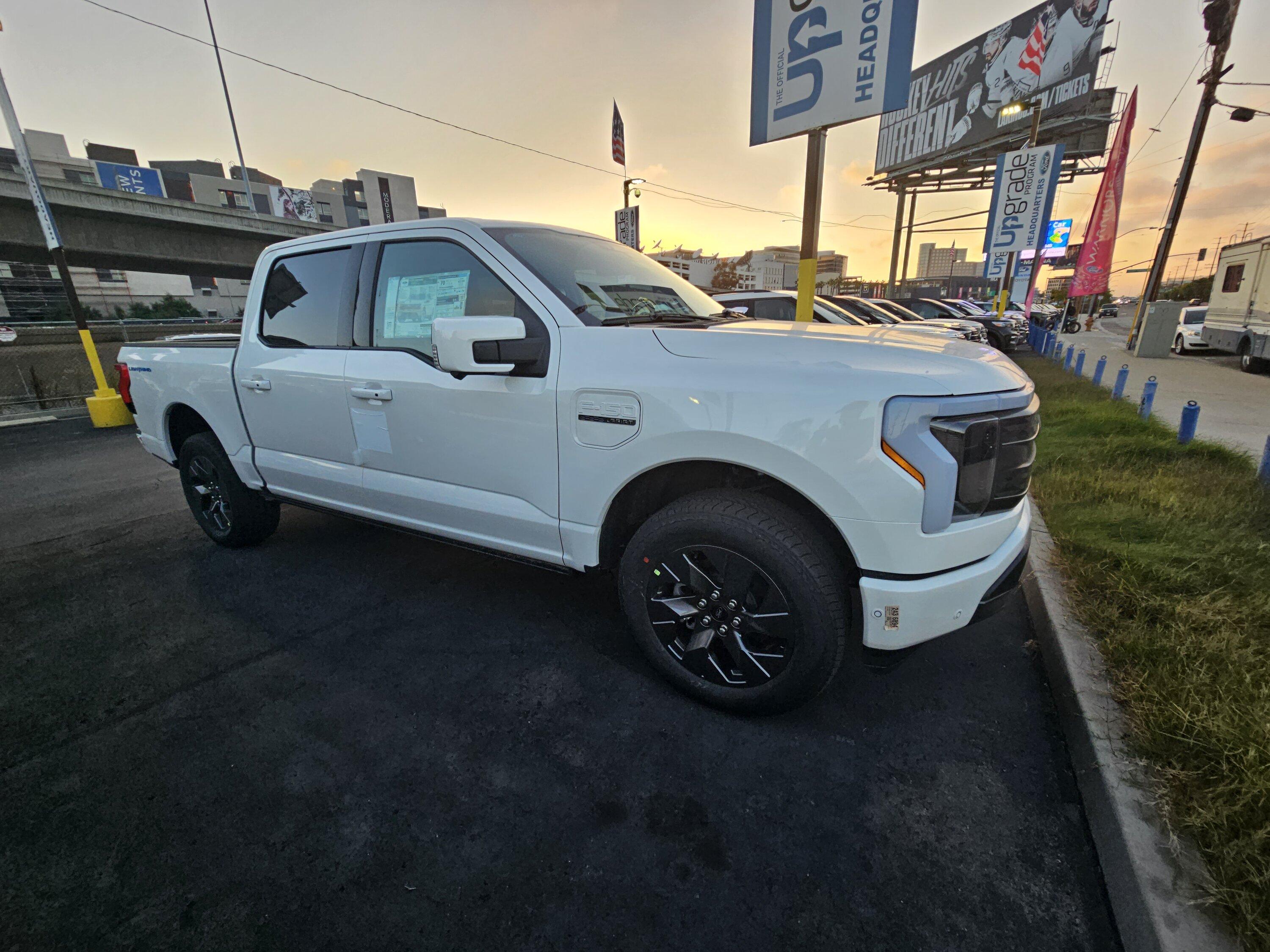 Ford F-150 Lightning ✅ 8/28/2023 Lightning Build Week Group (MY2023) 20231010_180917