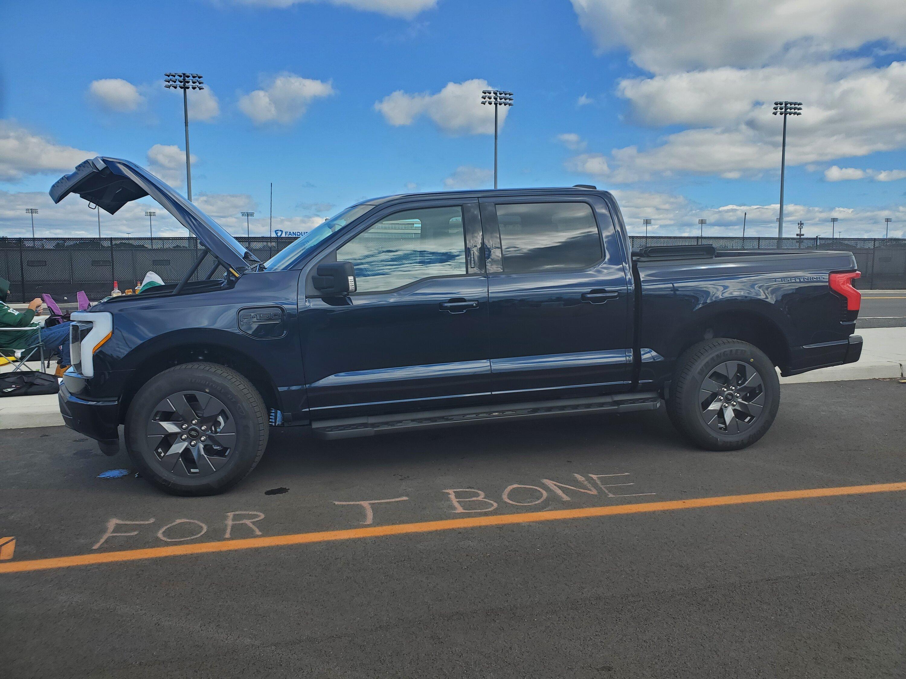 Ford F-150 Lightning ✅ 8/21/2023 Lightning Build Week Group (MY2023) 20231015_130639