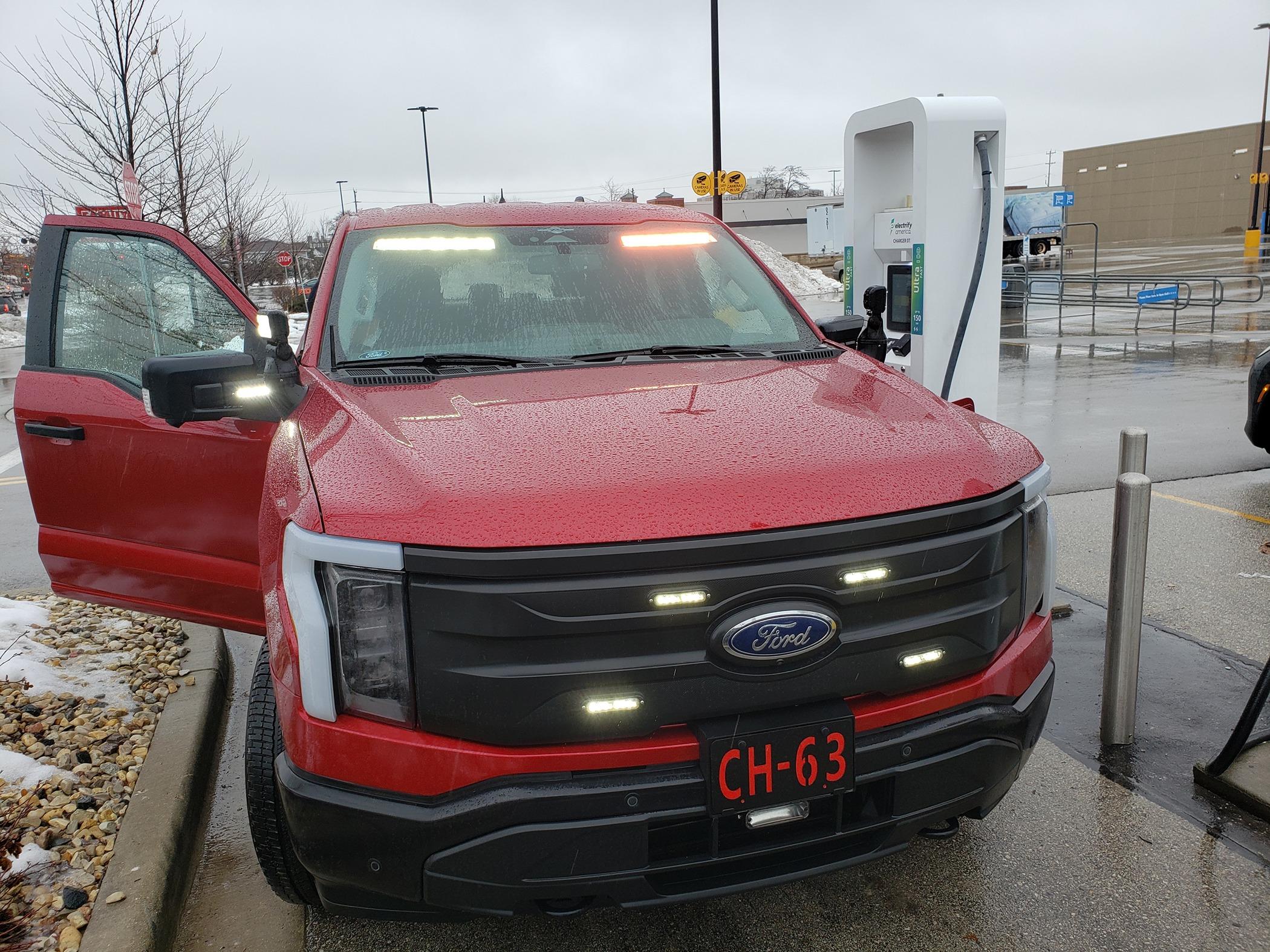 Ford F-150 Lightning Found a Lightning fire department truck 20240126_145014