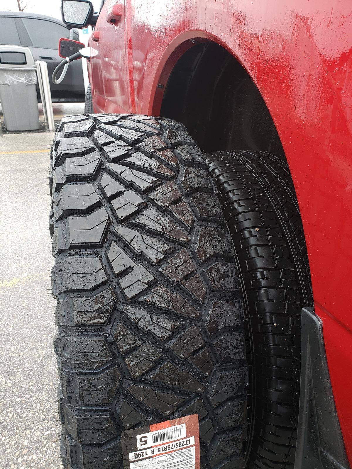 Ford F-150 Lightning 285 75 18 Nitto A/T tires on my 2022 Lariat ER 20240126_145647