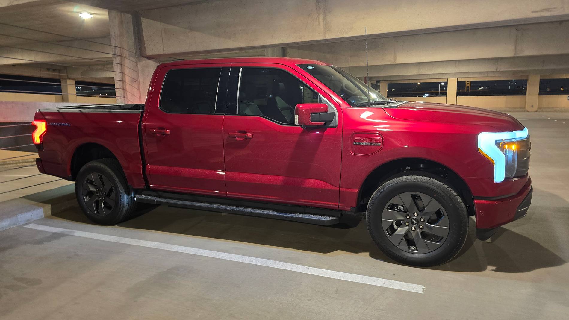 Ford F-150 Lightning 2023 Lightning Lariat updated to Blue Cruise 1.4 at the dealership at no charge. 20240723_001102