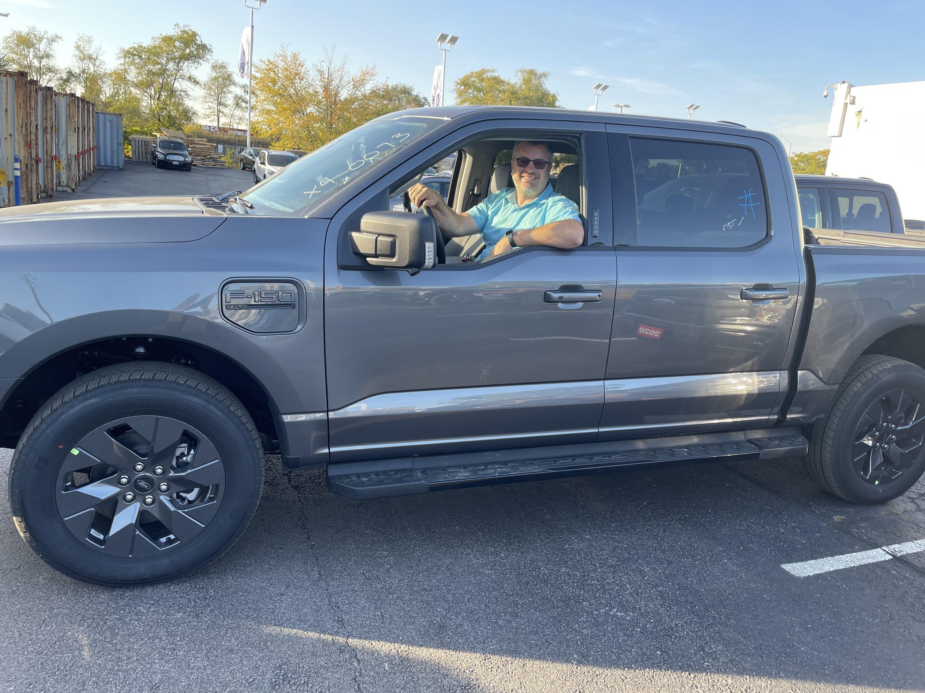 Ford F-150 Lightning ✅ 9/12 Lightning Build Week Group 269F0F61-33EA-429B-B986-F9E5D2C2C07D