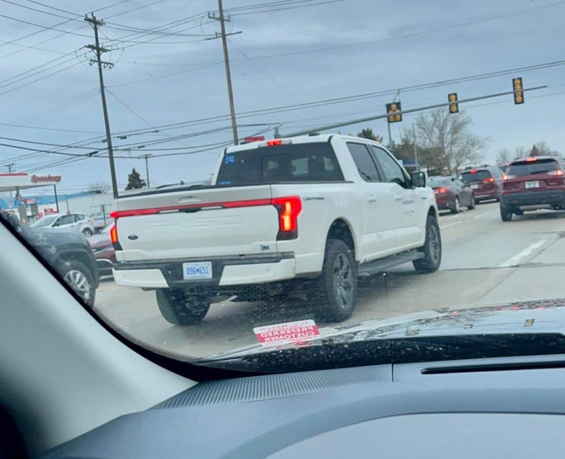 Ford F-150 Lightning OXFORD WHITE F-150 Lightning Photos & Club 278538817_1310015566157312_2632910430790092292_n