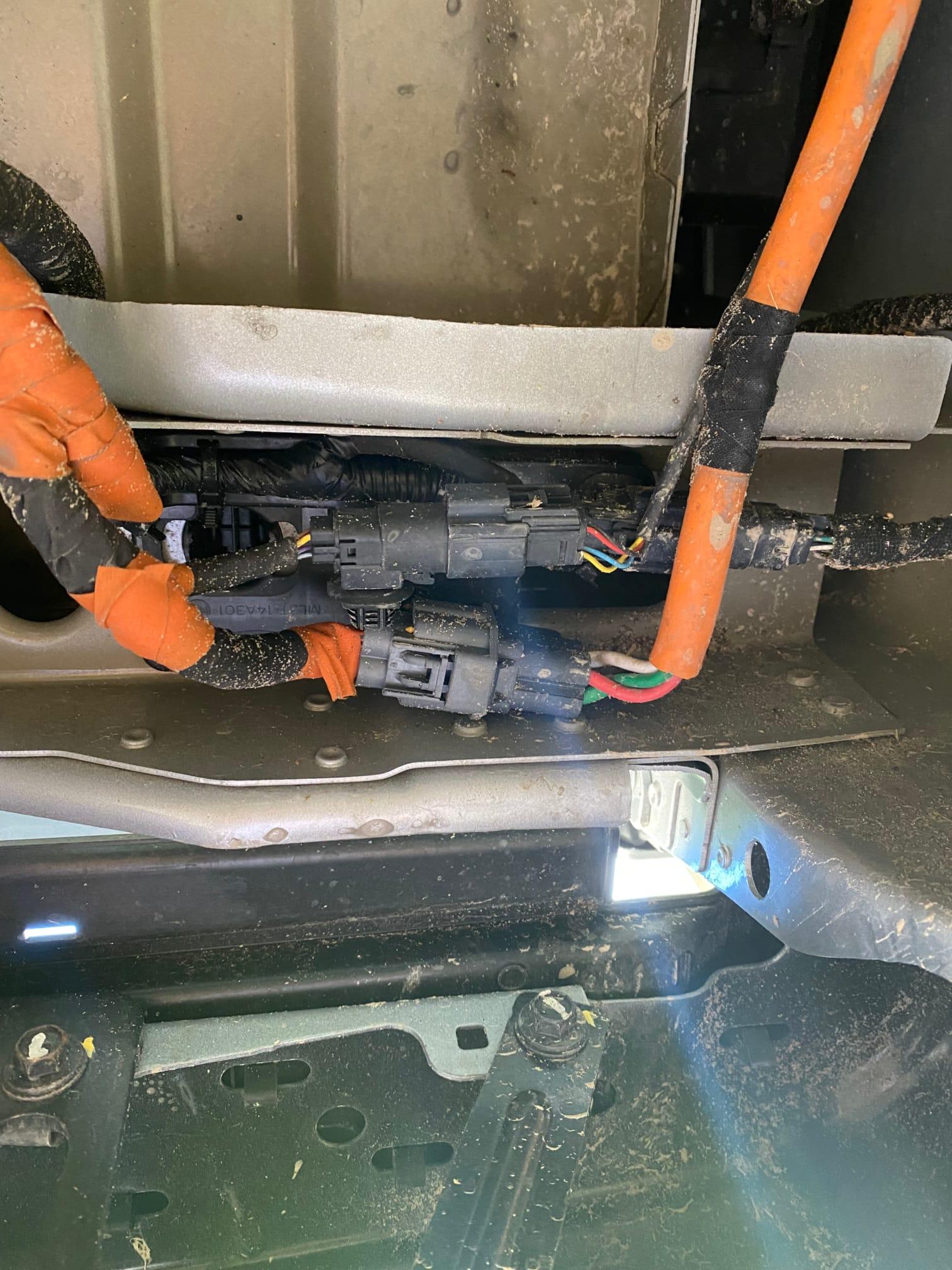 Ford F-150 Lightning Bed outlets dead? "Maximum capacity exeeded" 3