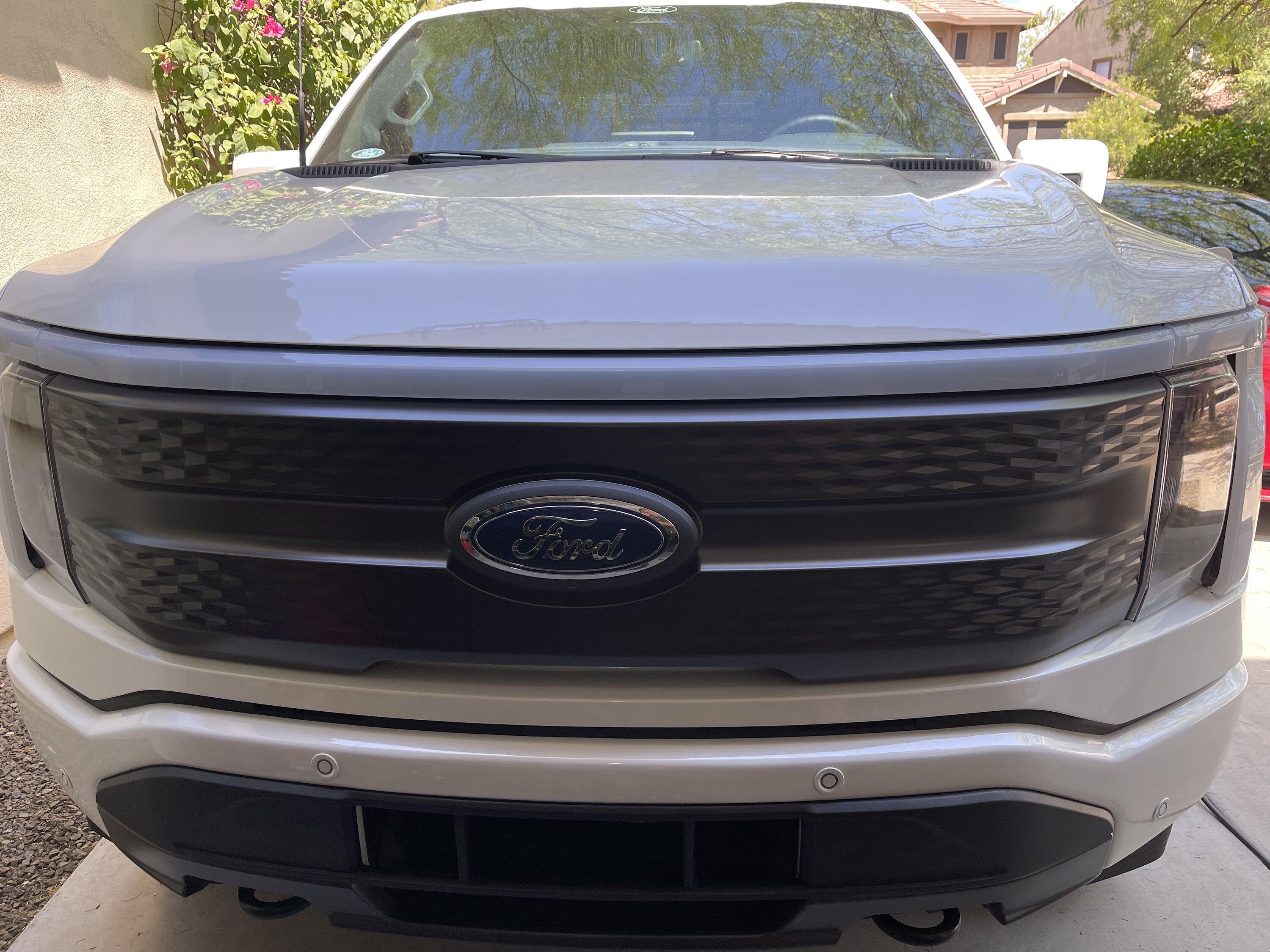 Ford F-150 Lightning Lariat Grille Losing paint!! RESOLVED! (Kinda) 30F3E255-B61B-447F-B5E0-B3CE2FD95CB2