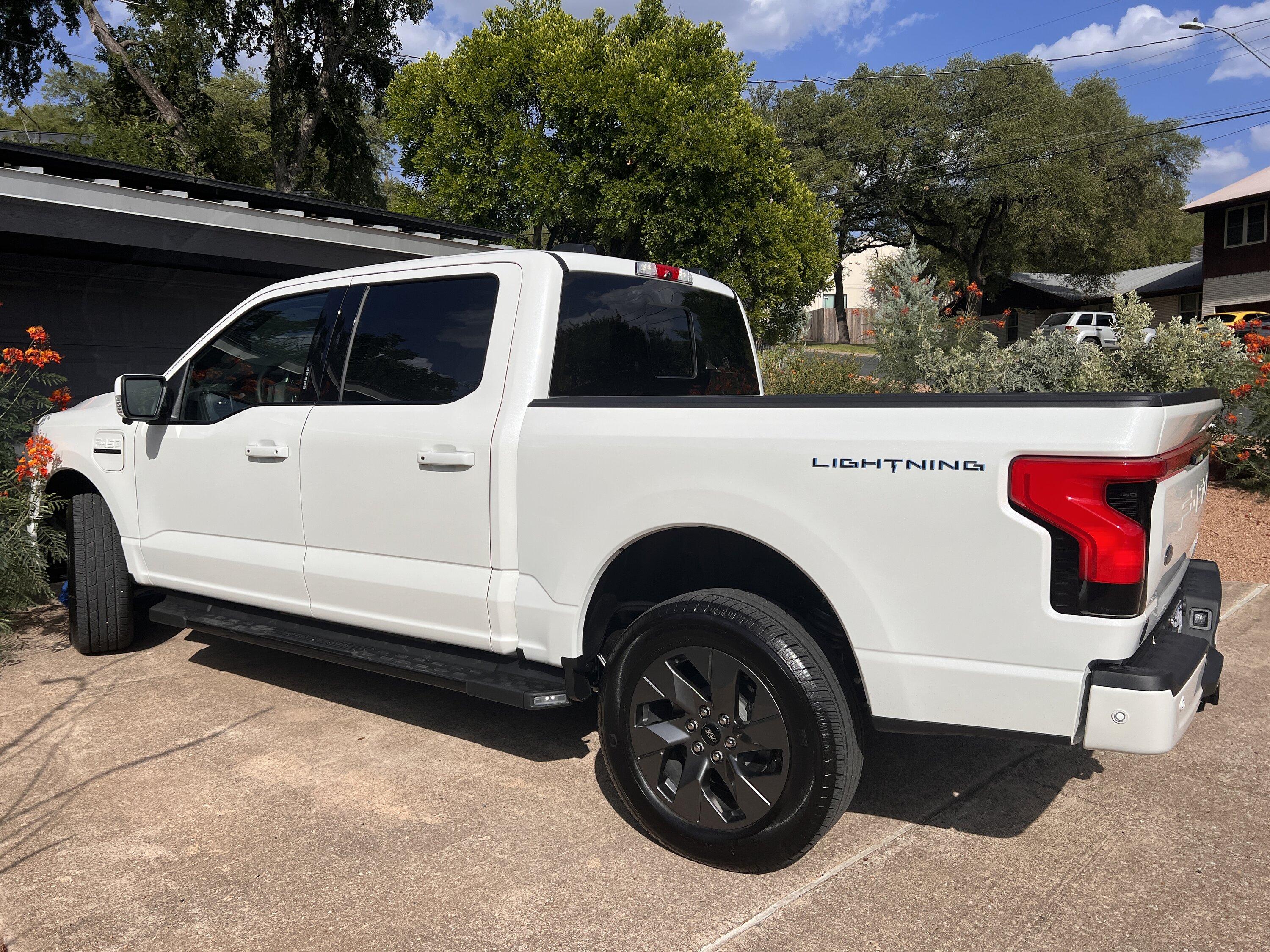 Ford F-150 Lightning Finally saw Lightning in Austin area. 35A37447-5C7B-4552-8CEF-EA5C87076C46