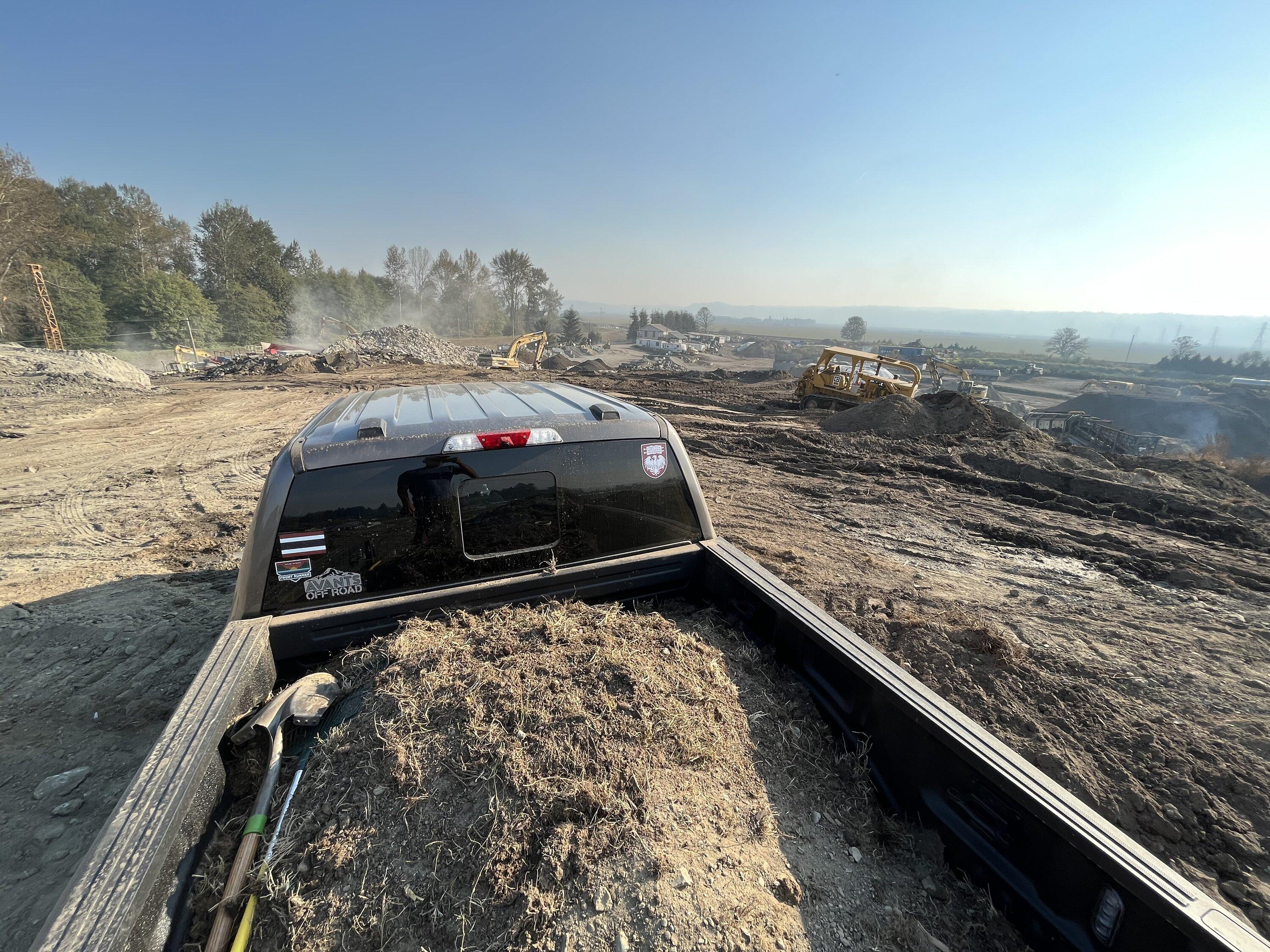 Ford F-150 Lightning Trip to the dirt recycling yard 3B7ACDDA-4F32-4B2F-80C9-AD5D635CFB2A