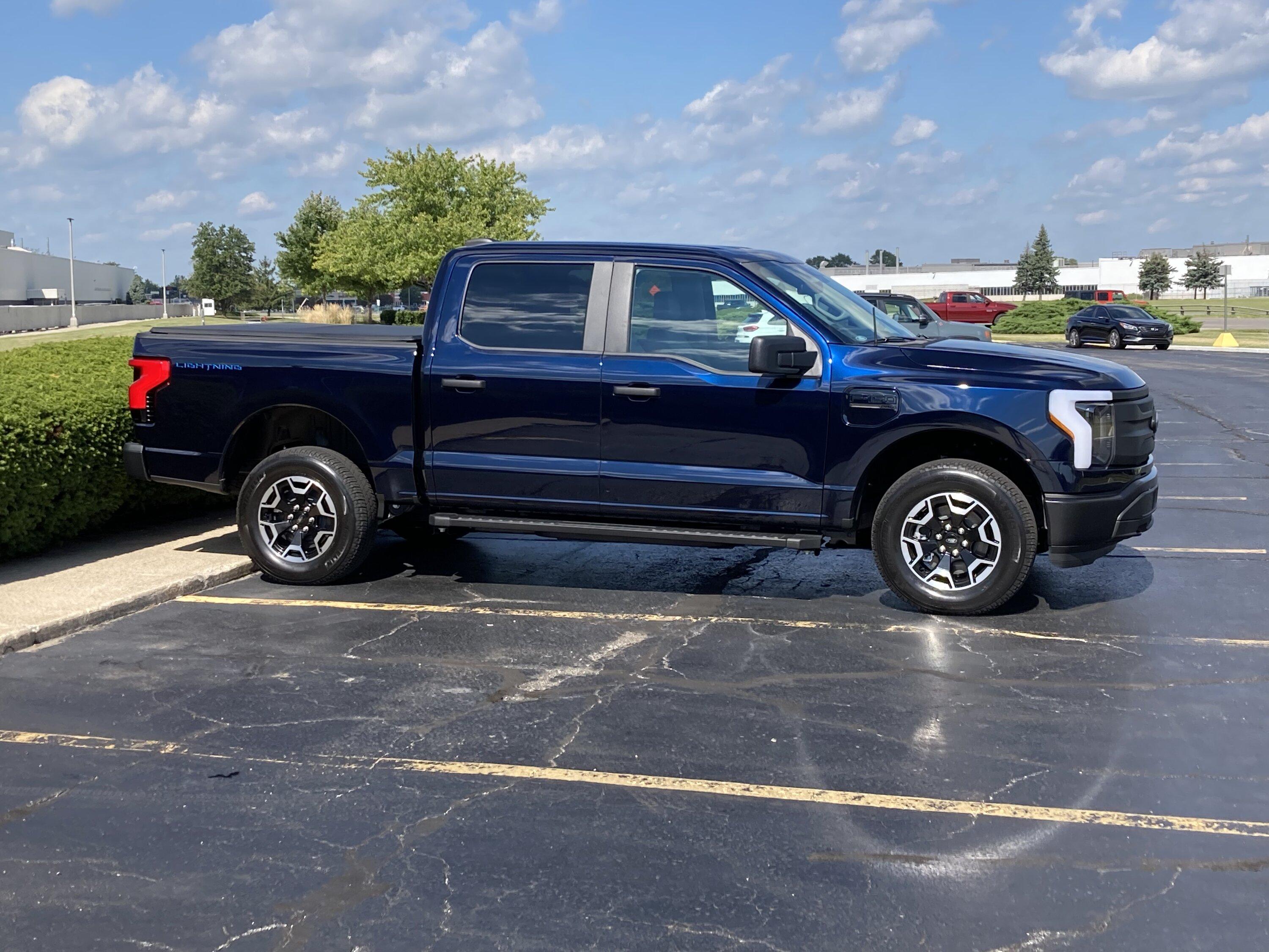 Ford F-150 Lightning Antimatter Blue Lightning 4552B64E-C99B-4B50-BEAD-E73BA9D1169A