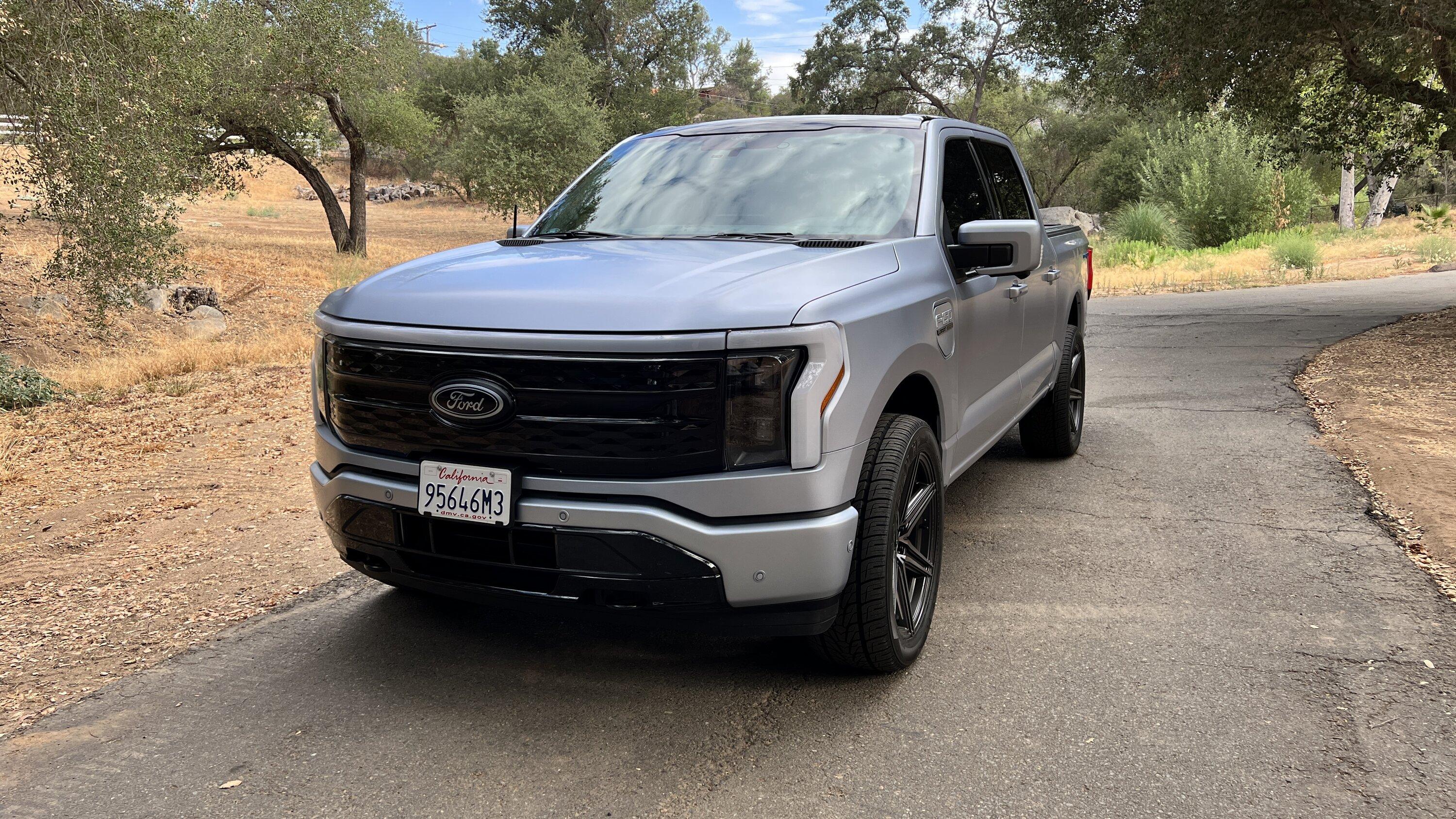 Ford F-150 Lightning Iced Blue Silver Lightning Build. Mods: PPF matte finish, Line-X, gloss black painted grille, black wrapped roof, wheels 459E9D91-46C5-41CF-BF09-ADBB8775EE0F