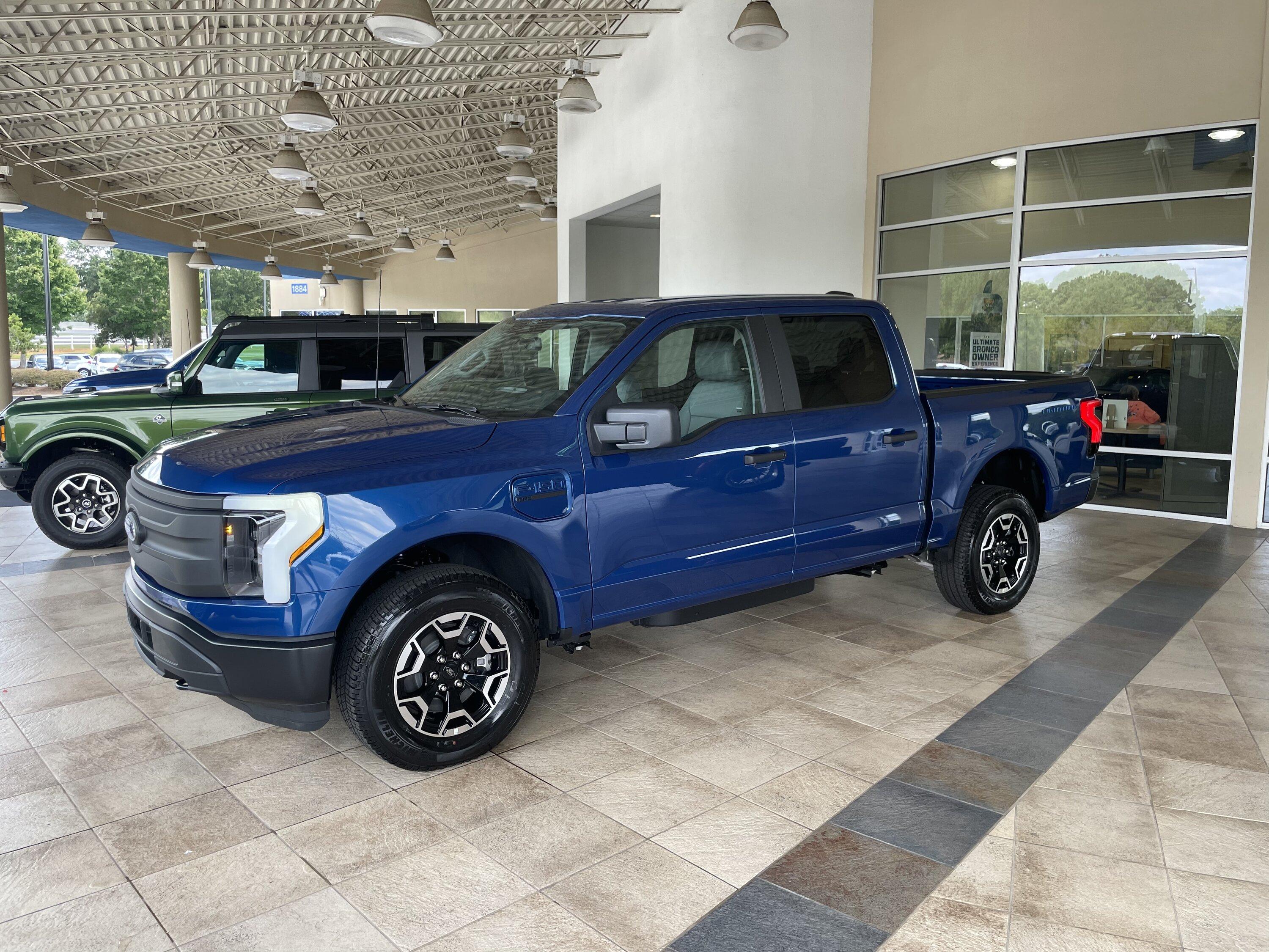 Ford F-150 Lightning ✅ 7/11/22 Lightning Build Week Group 46F1BB48-03F4-403F-B96D-B364861C245C