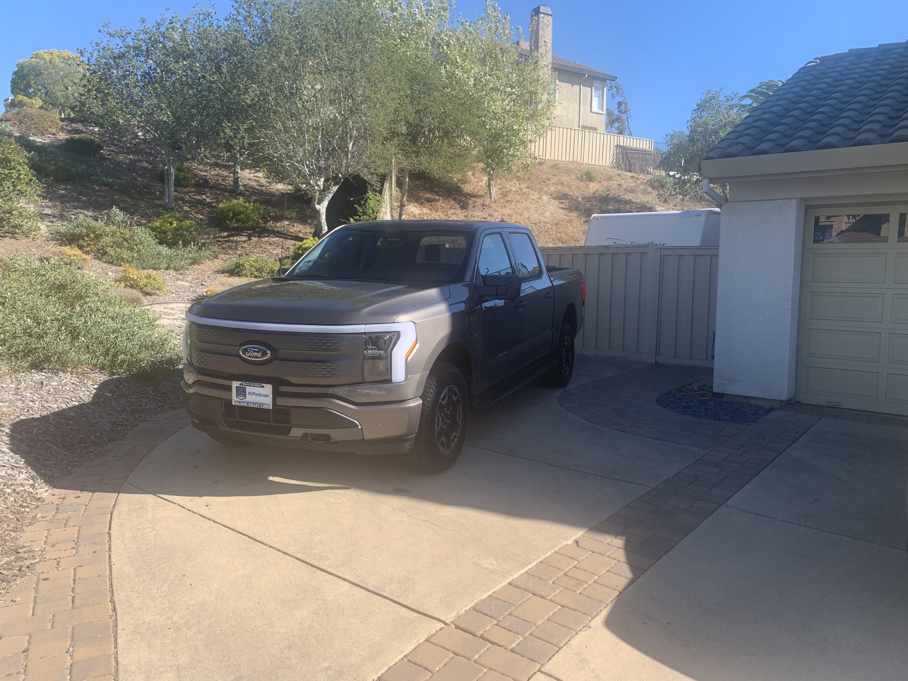 Ford F-150 Lightning ✅ 5/30 Lightning Build Week Group 4BB84B49-F8B5-4C07-8597-7CED70D89F58