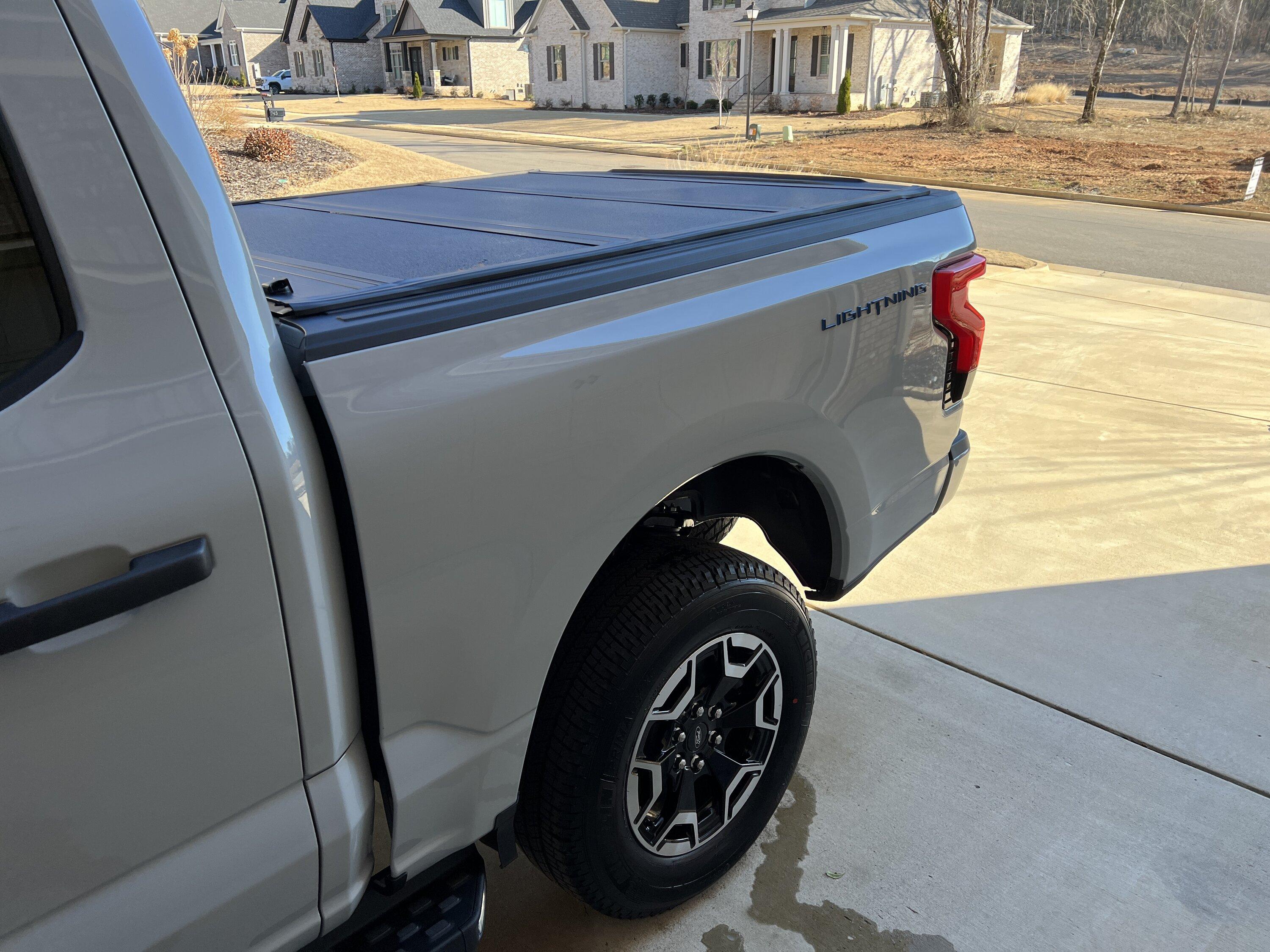 Ford F-150 Lightning Tonneau cover | convince me 4C0D0DFA-7B69-4633-BF73-B354F2372C52