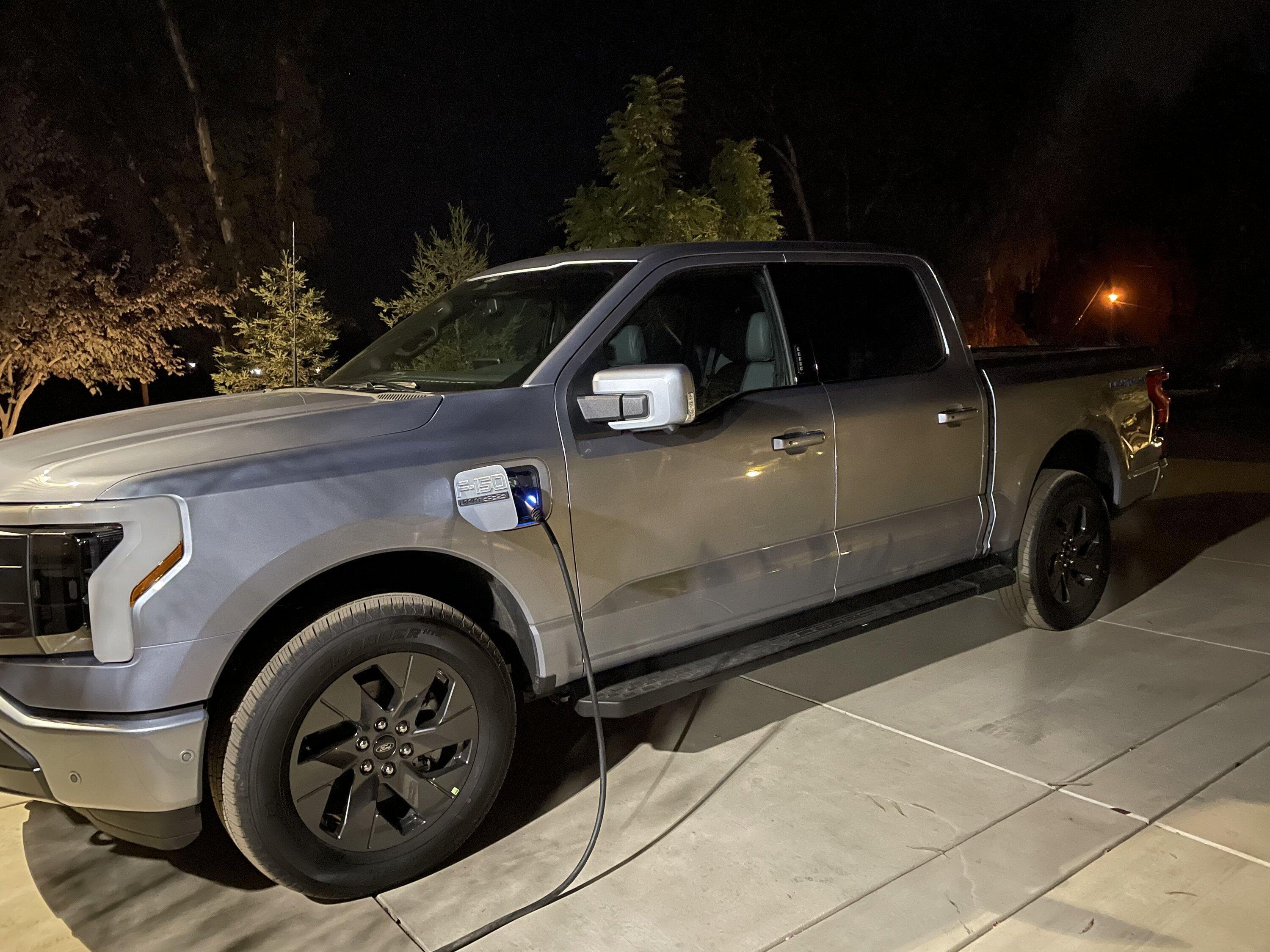 Ford F-150 Lightning ✅ 9/12 Lightning Build Week Group 4CEEF785-ED2D-41A1-B11B-D0FBF81DB7E7