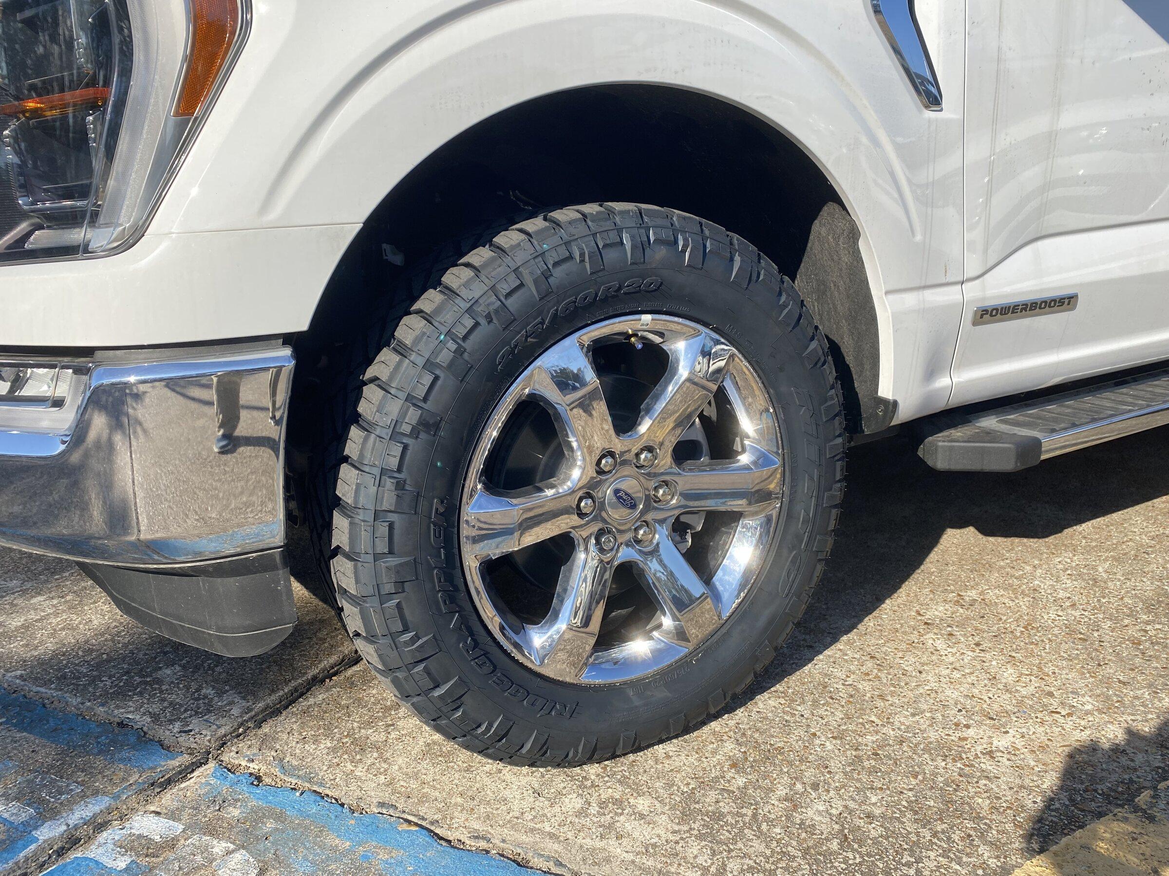 Ford F-150 Lightning Anyone put stock size Nitto tires on their factory 20" ? 57A1CB1C-49C9-4991-BC4E-E138E41FFD51