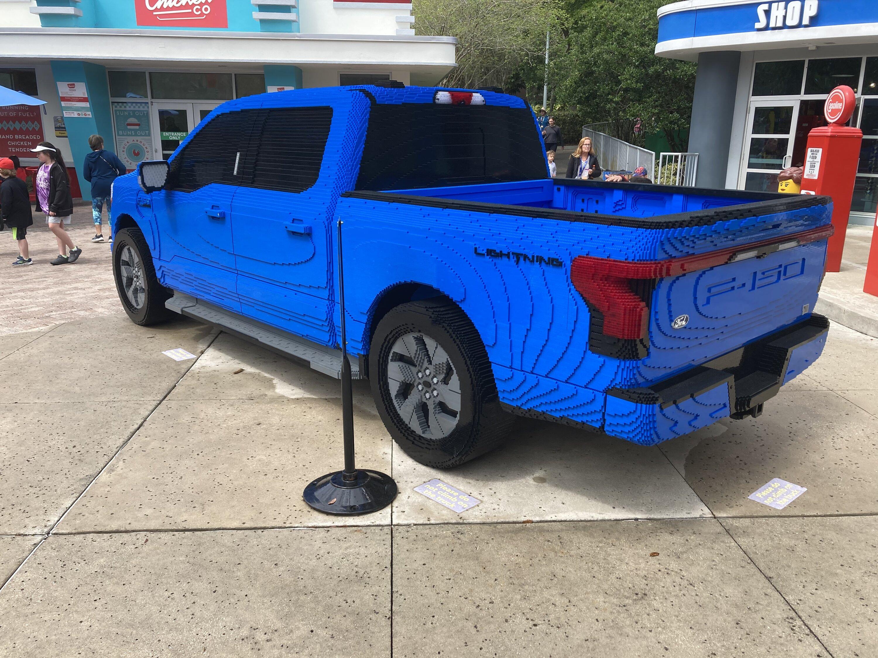 Ford F-150 Lightning Life-size Lego Lightning made from 320K pieces 😲 5dde9e9f-9cc4-4413-a2aa-85641357e349-jpe