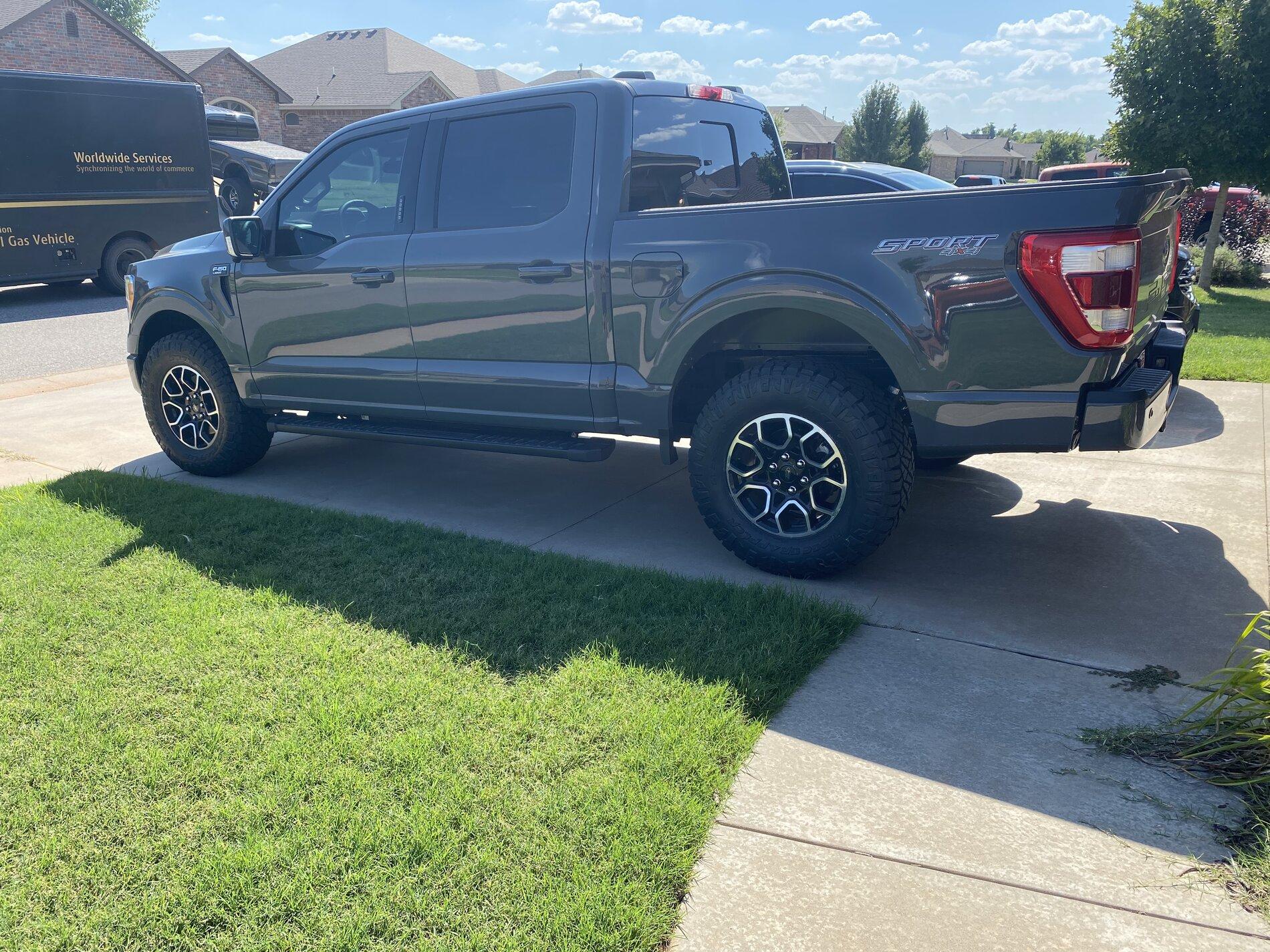 Ford F-150 Lightning Factory Wheels with Aftermarket Tire Thread 6032B264-C883-430E-933D-3AEB472D160C