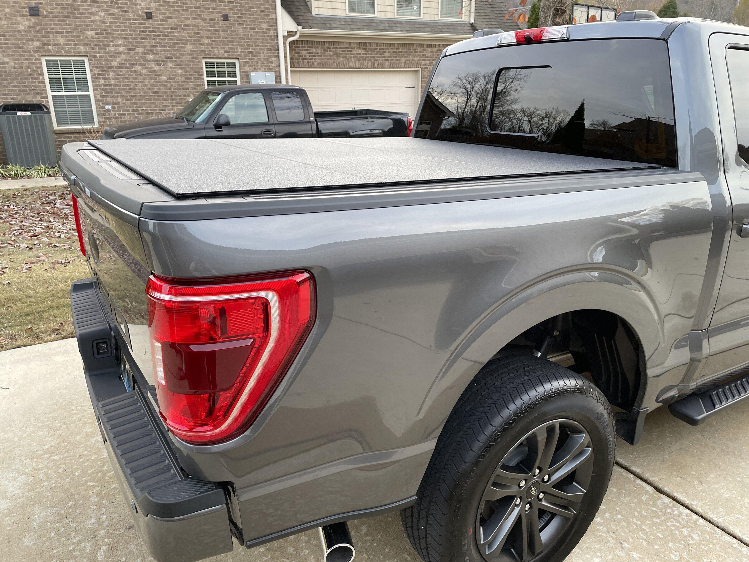 Ford F-150 Lightning WeatherTech AlloyCover tonneau cover 651C997A-3AFD-495B-BBD3-68A2D4DEC69E