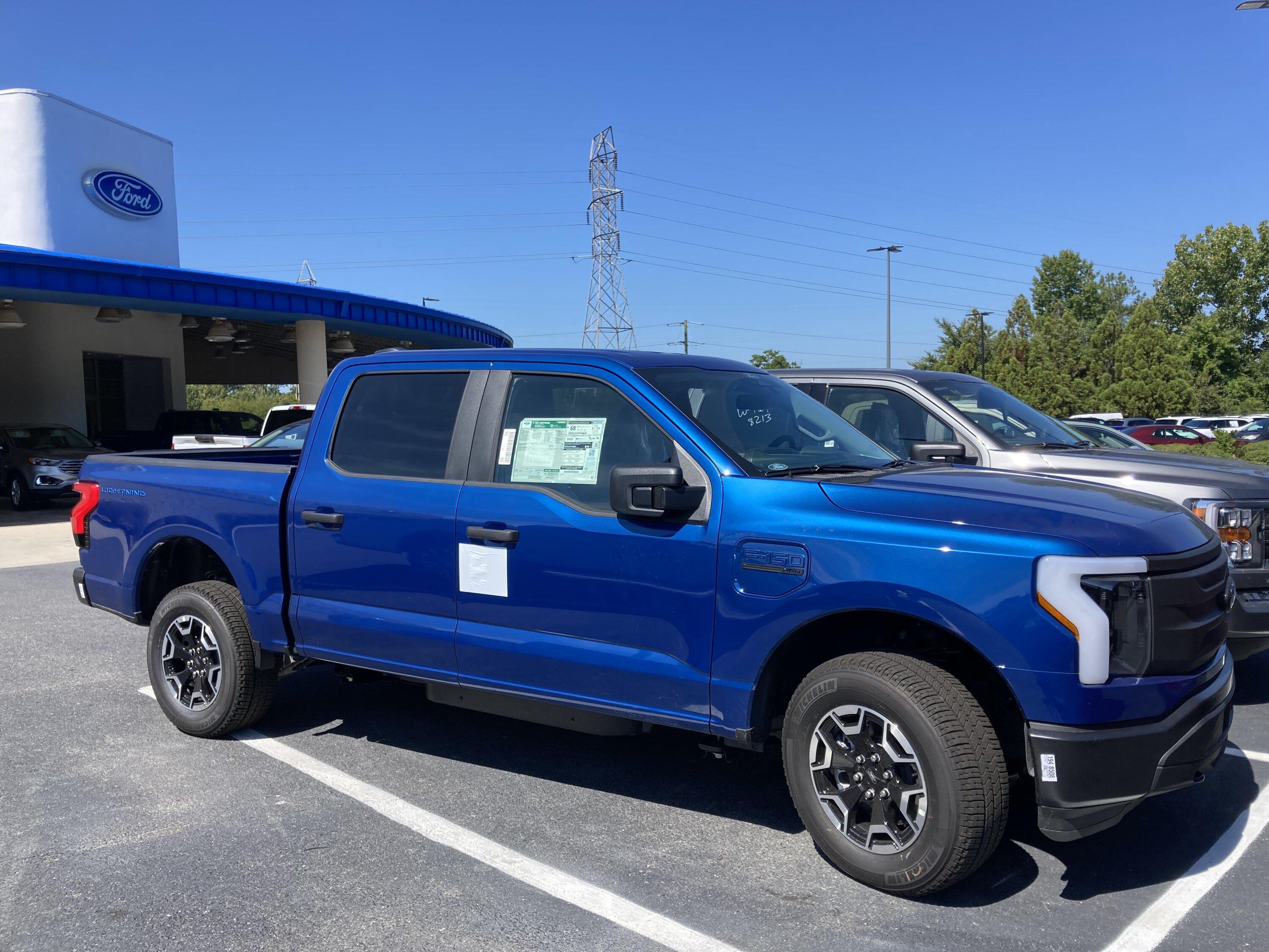 Ford F-150 Lightning ✅ 7/11/22 Lightning Build Week Group 66E5EAEA-704C-4E70-9B39-8180BE62961C