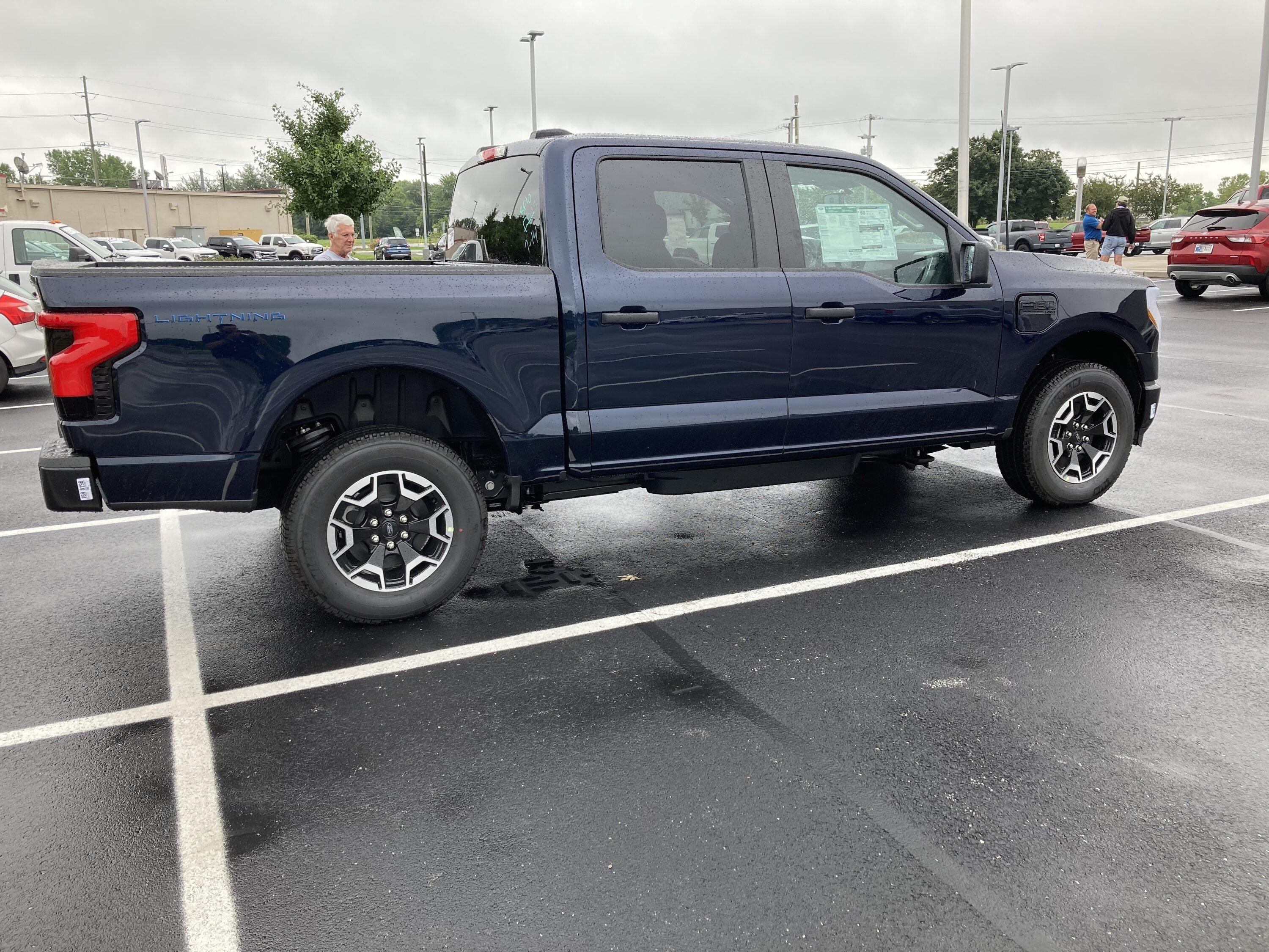 Ford F-150 Lightning ✅  6/13 Lightning Build Week Group 6DB835D3-F428-49C0-8494-FD6881BD14C3